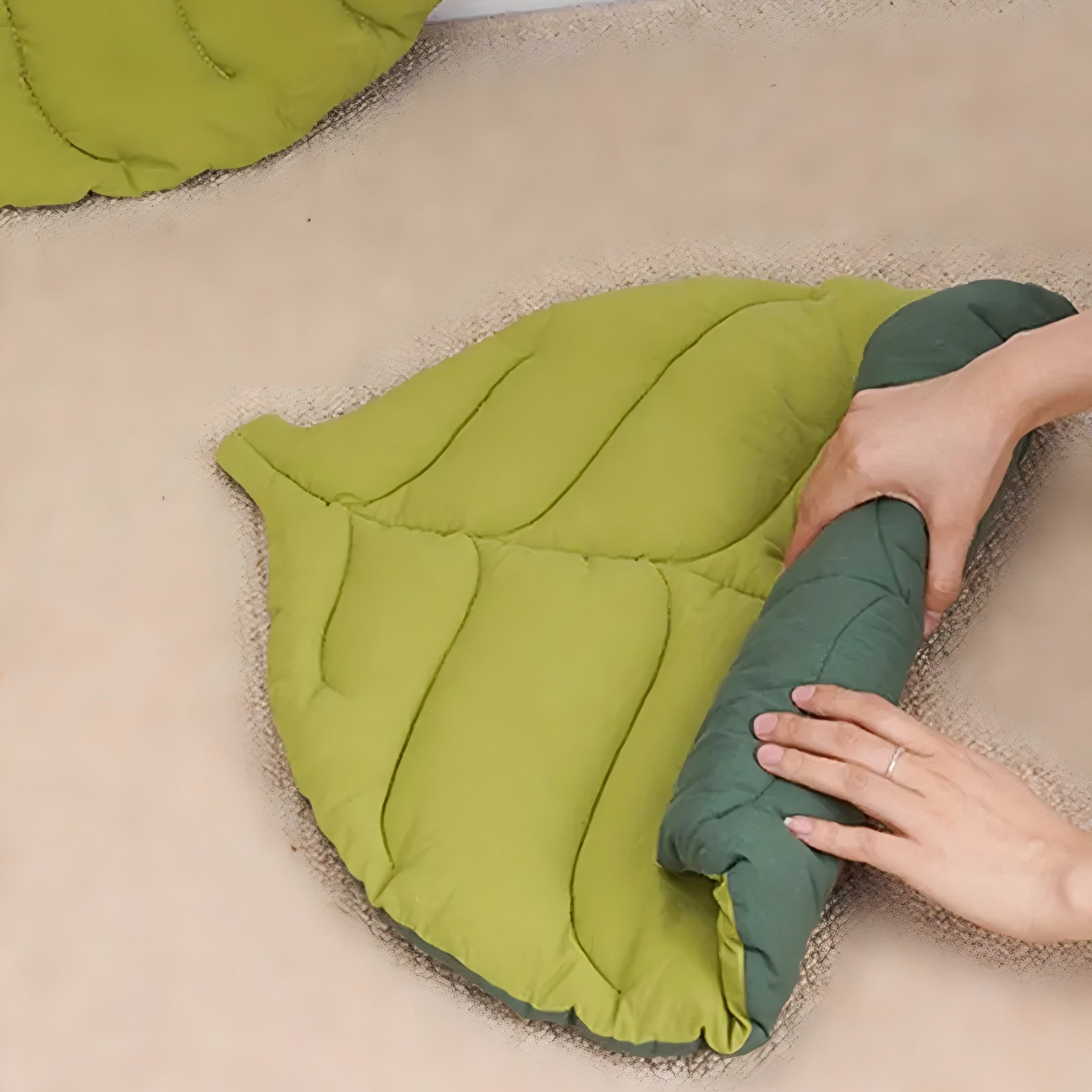 TEMU 1pc Comfortable Leaf-shaped Pet Mat: For Or Dog! Washable Pet Bed Soft Non-slip Sleeping Pad