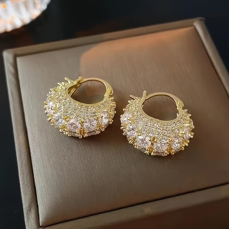 TEMU Elegant French Style Alloy Earrings For Women, High-end Exquisite Design, Light Luxury Niche, Fashionable Daily And Gift Occasion Ear Buckles, Versatile Jewelry, Plated 14k Golden