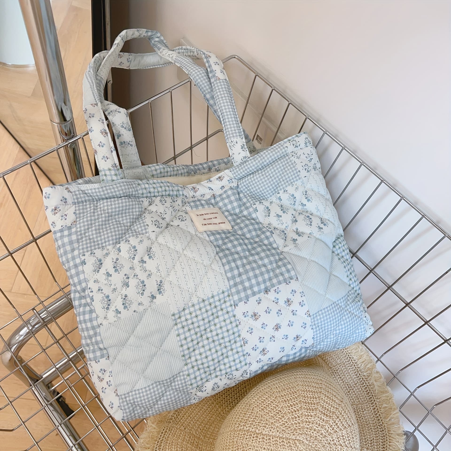 TEMU Floral Quilted Padded Single-shoulder Bag, Large Capacity Padded Tote Bag, Book Bag, In A Relaxed Style