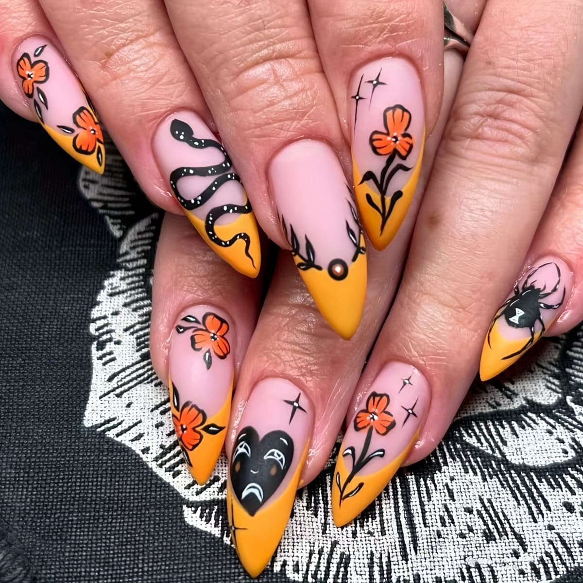 TEMU 24pcs Press-on Nails - Snake & Floral Matte Fake Nails For Women, Short Length Mixed Color Nail Art Tips With Jelly Glue & File Strips, Nails Accessories, Pattern Nails, Intricate Design Nails