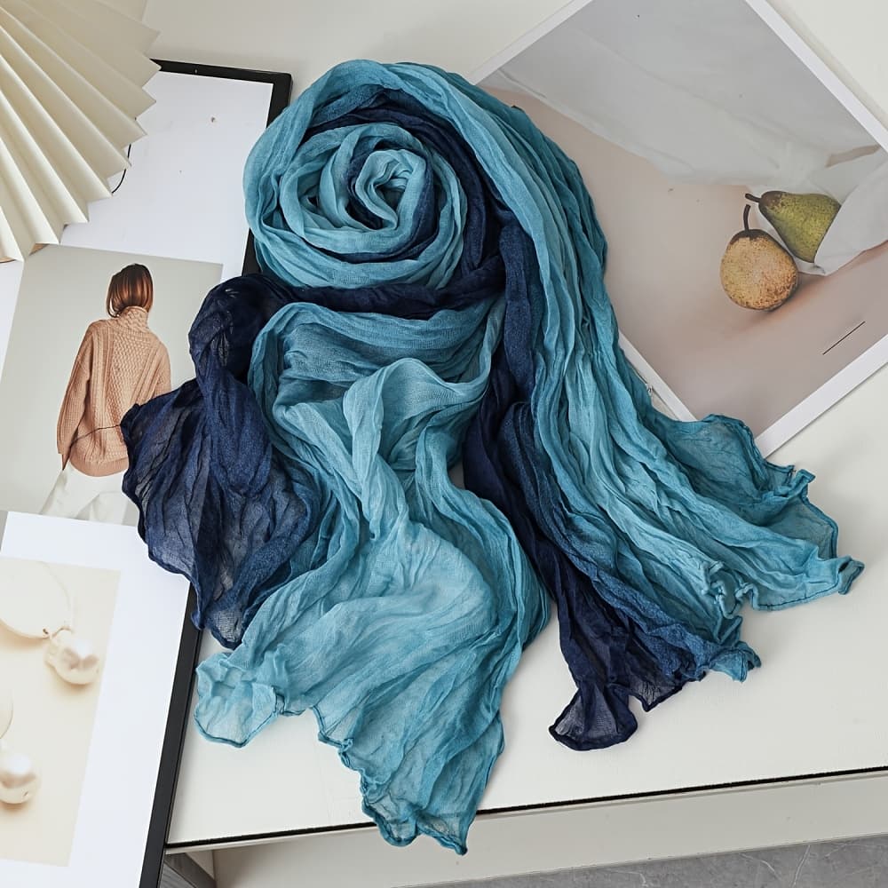 TEMU A Thin, Warm Scarf With A Gradient Color And Design, Suitable For Autumn And Winter, Featuring A Vintage Style That Pairs Well With Outfits