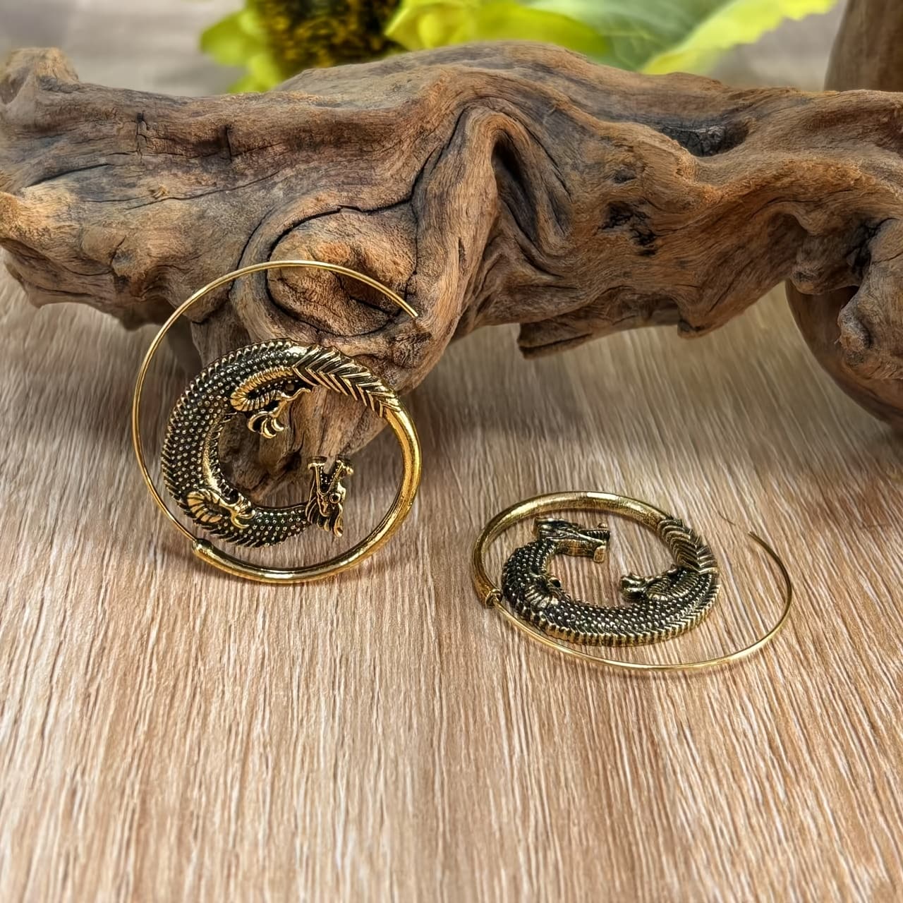 TEMU A Pair Of Vintage Distressed Style Carved Dragon Pattern Alloy Personality Hoop Earrings