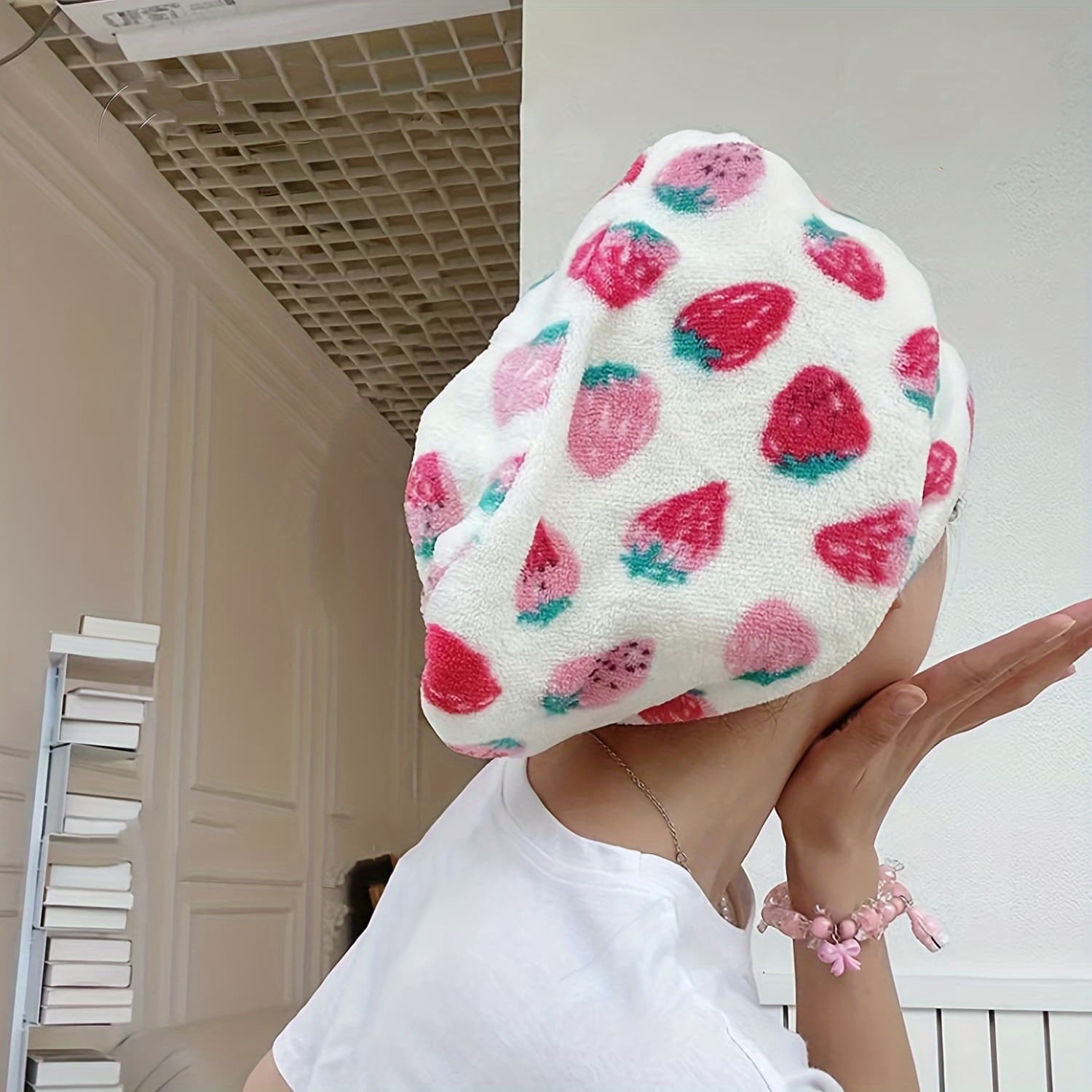 TEMU 1pc Strawberry Print Bath With Edge, Coral Velvet, Soft And Absorbent, For Bathroom, Bathing, Washing Face, All