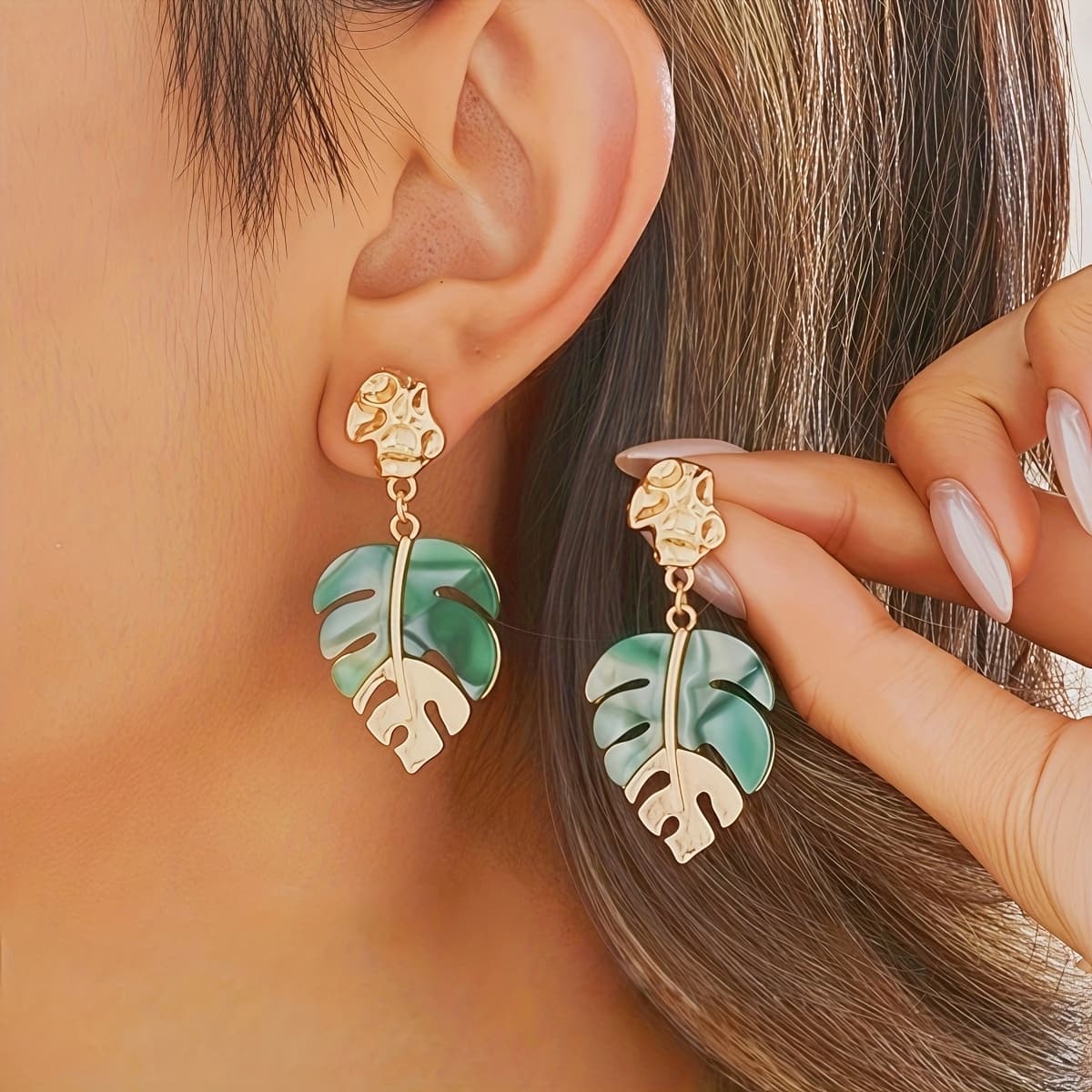 TEMU A Pair Of Elegant And Fashionable Bohemian-style Leaf Pendant Earrings, Uniquely Inlaid With Resin, Perfect For Women' Wear Or Vacation, An Ideal Creative Holiday Gift