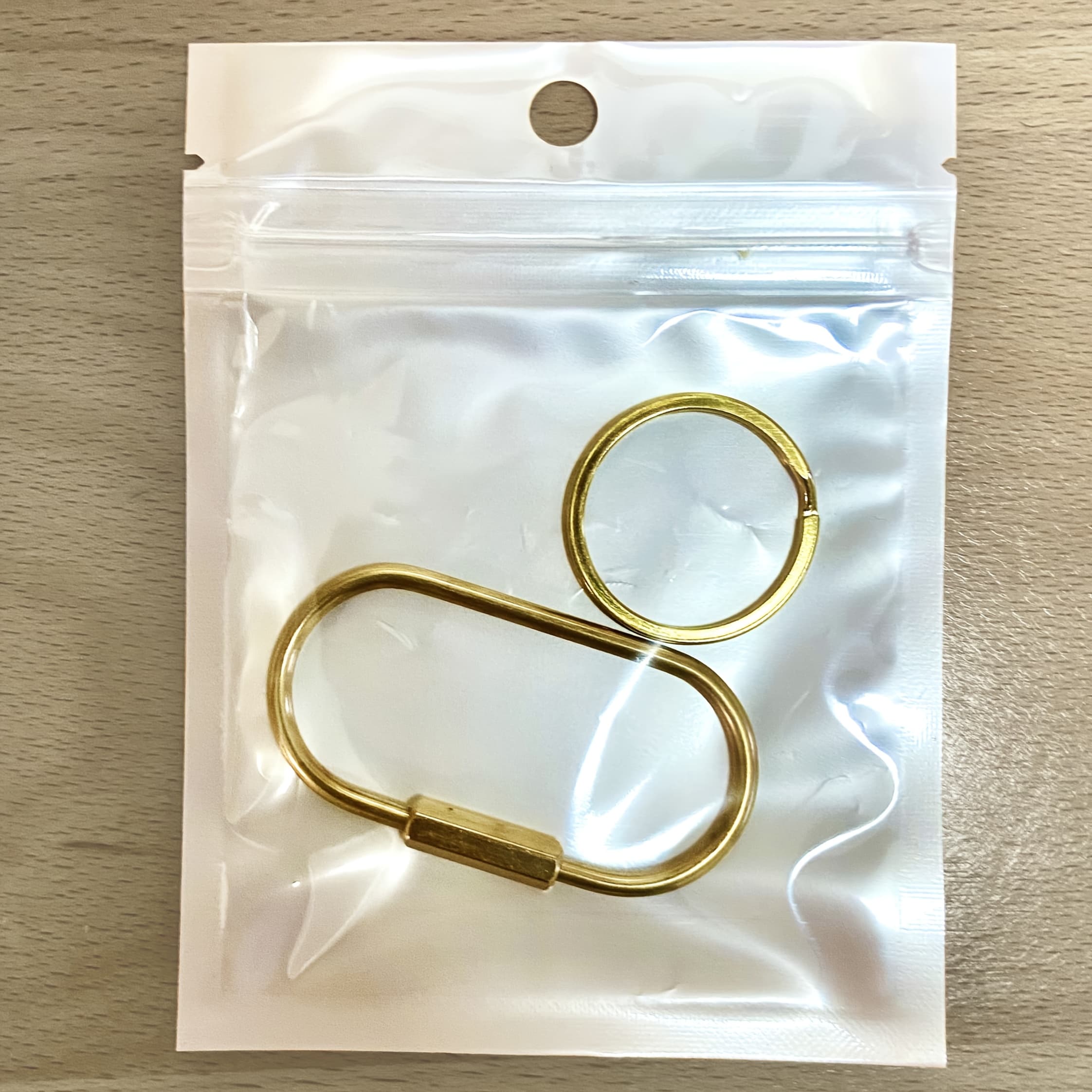 TEMU 2pcs/4pcs Golden Rings With Screw Lock - Elegant Metallic Shine - Pure Copper Golden Keychains - Doll Accessories, Bag & Wallet Organizer - Durable Outdoor And Everyday Use Decorative Charms