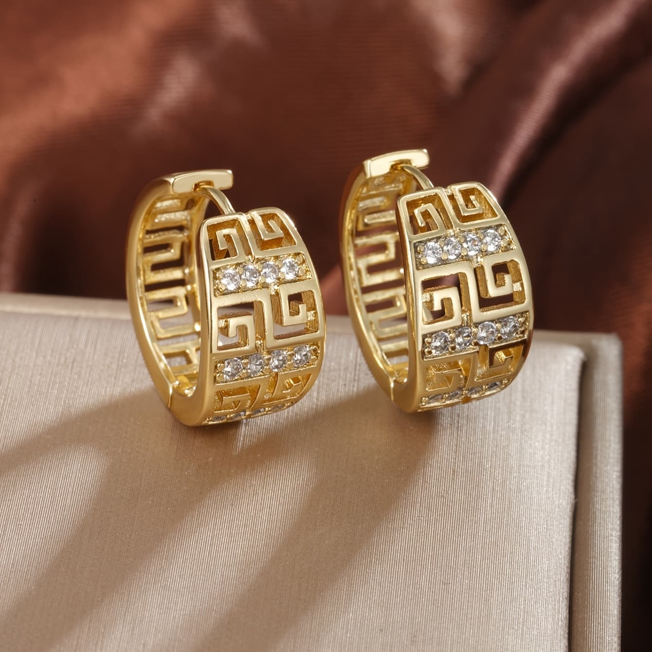 TEMU 1 Pair Vintage Chinese Ear Clips - 1 Plated Circle Earrings Suitable For Daily Wear, Birthday & Anniversary Gifts, Cultural, For Teenager