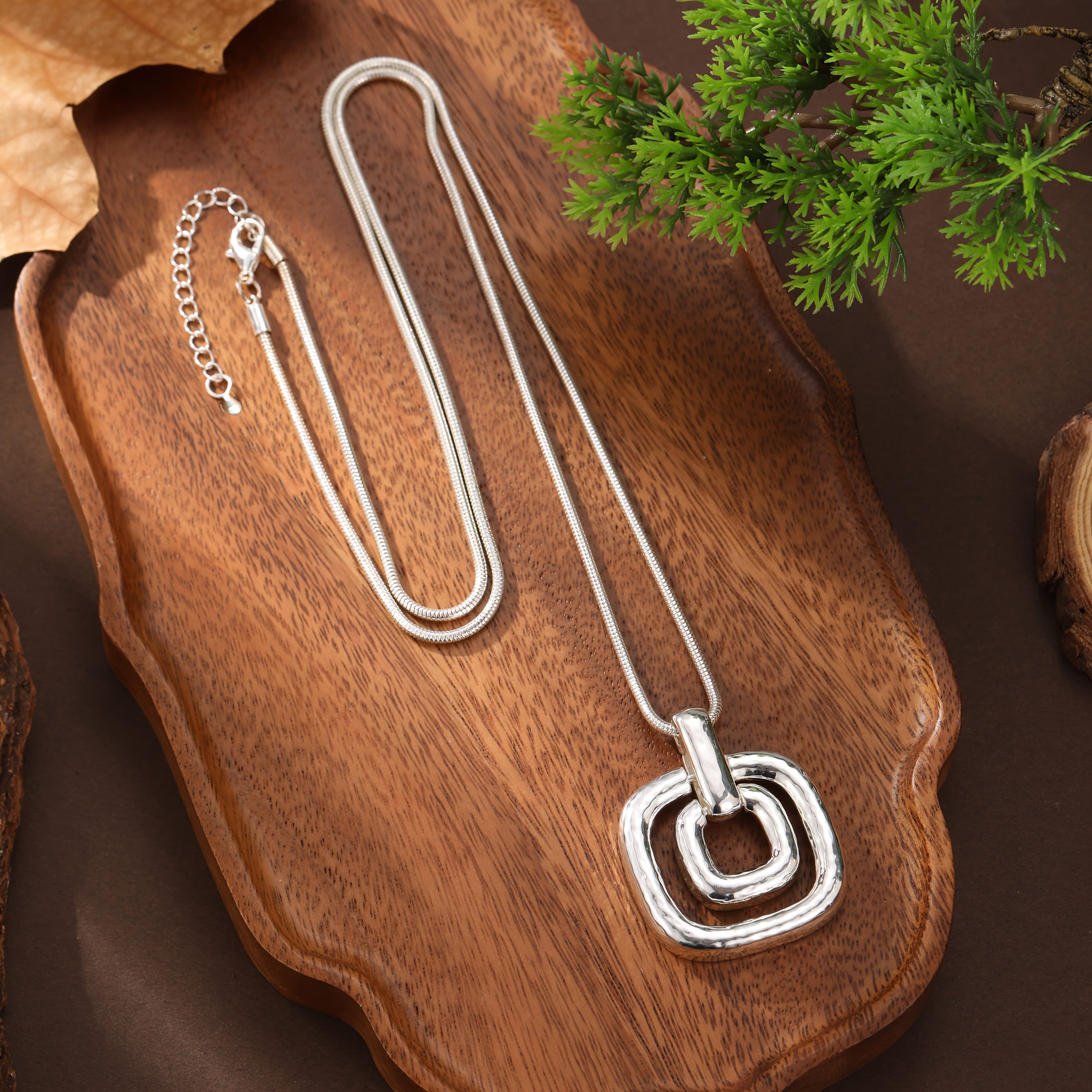 TEMU A Long Geometric Square Pendant Necklace For Women (80+7cm), Featuring With Three-dimensional Stacked Square Elements. This Minimalist And Stylish Piece Exudes An Elegant And High-quality Feel