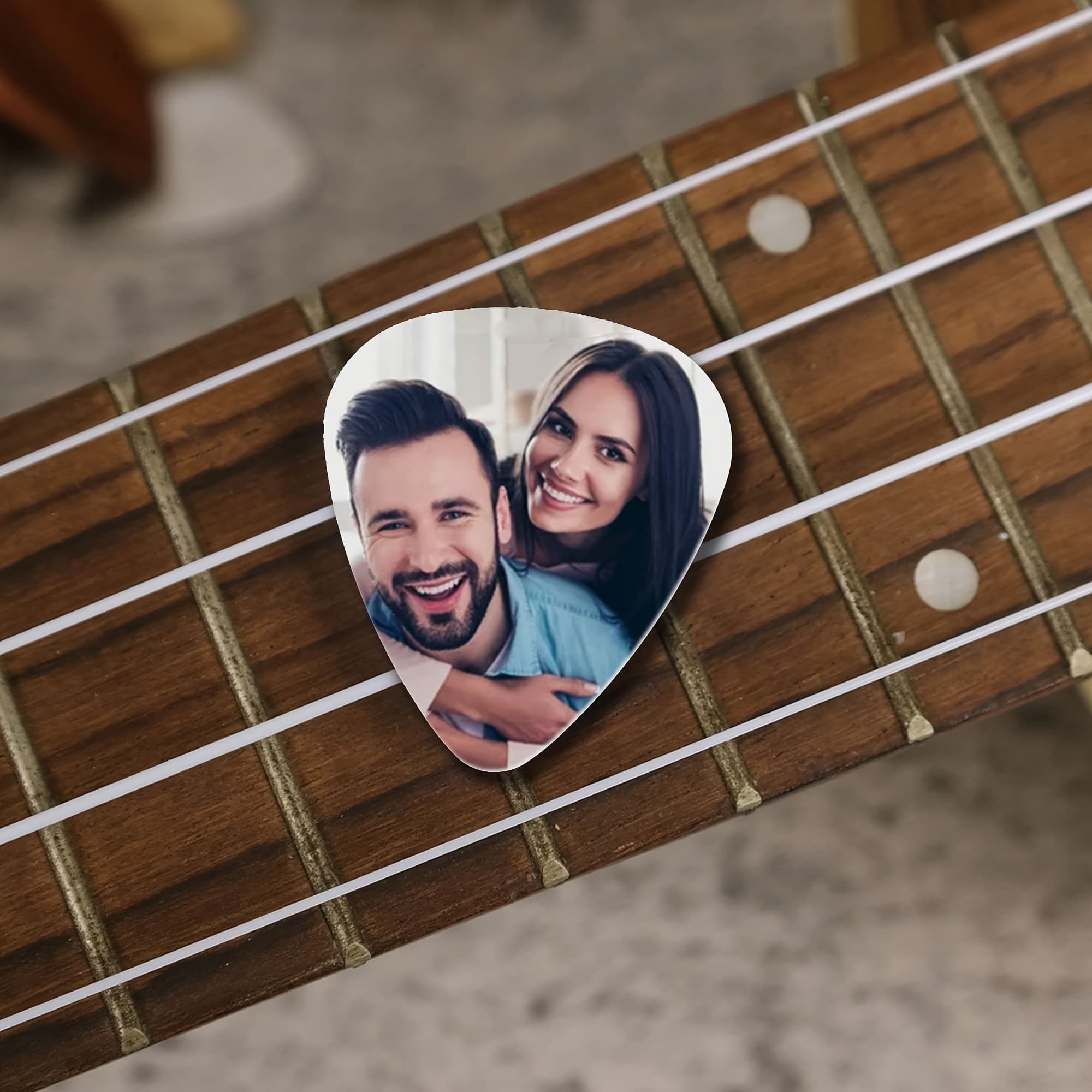 TEMU 1pc Custom Acrylic Photo Guitar Pick, Personalized Text Guitar Pick, Individualized Guitar Accessory, Guitar Pick, Musician Gift, Guitar Pick Gift, Mother's Day Gift, Father's Day Gift