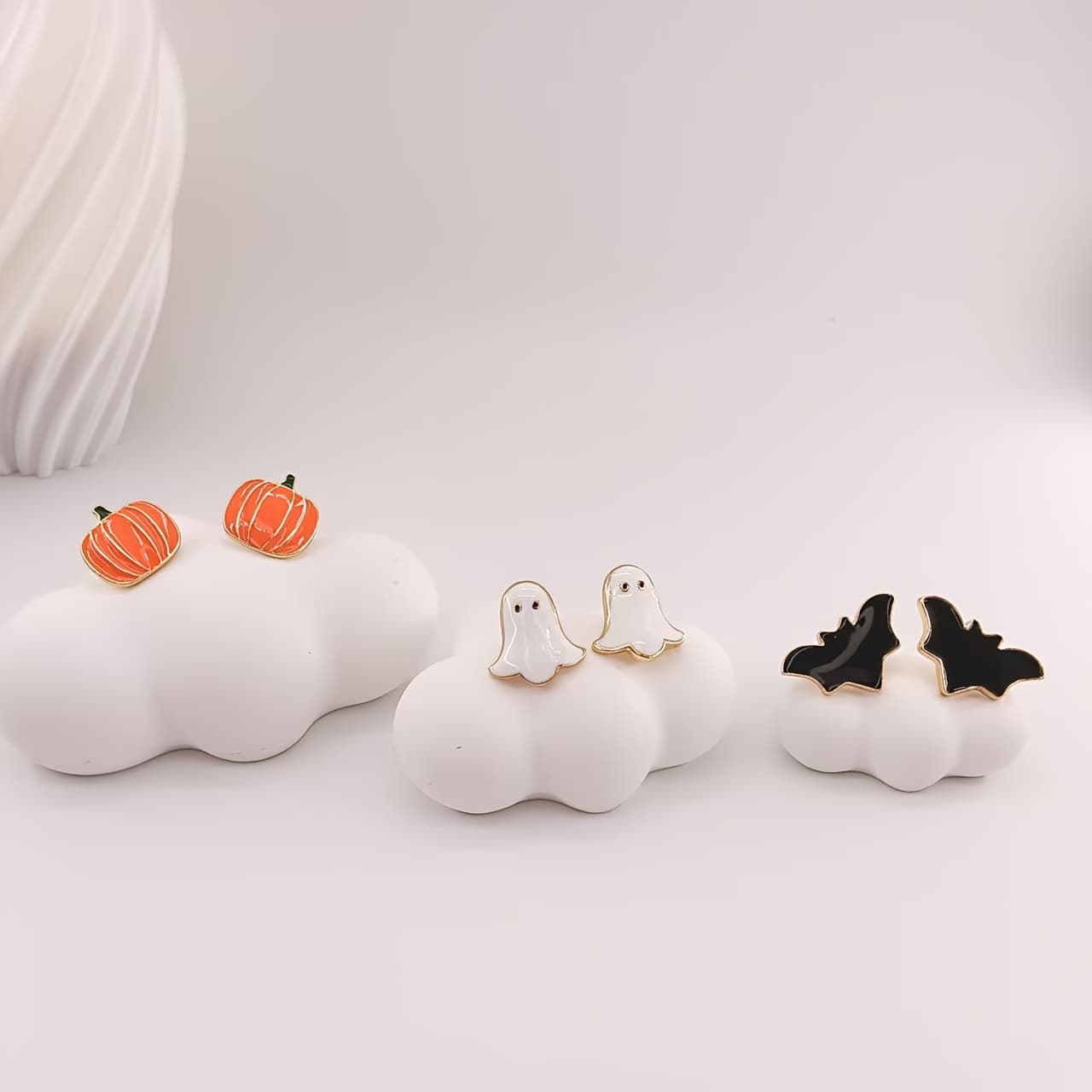TEMU A Set Of 3 Adorable Halloween-themed Earrings Featuring A Small Pumpkin, A , And A White