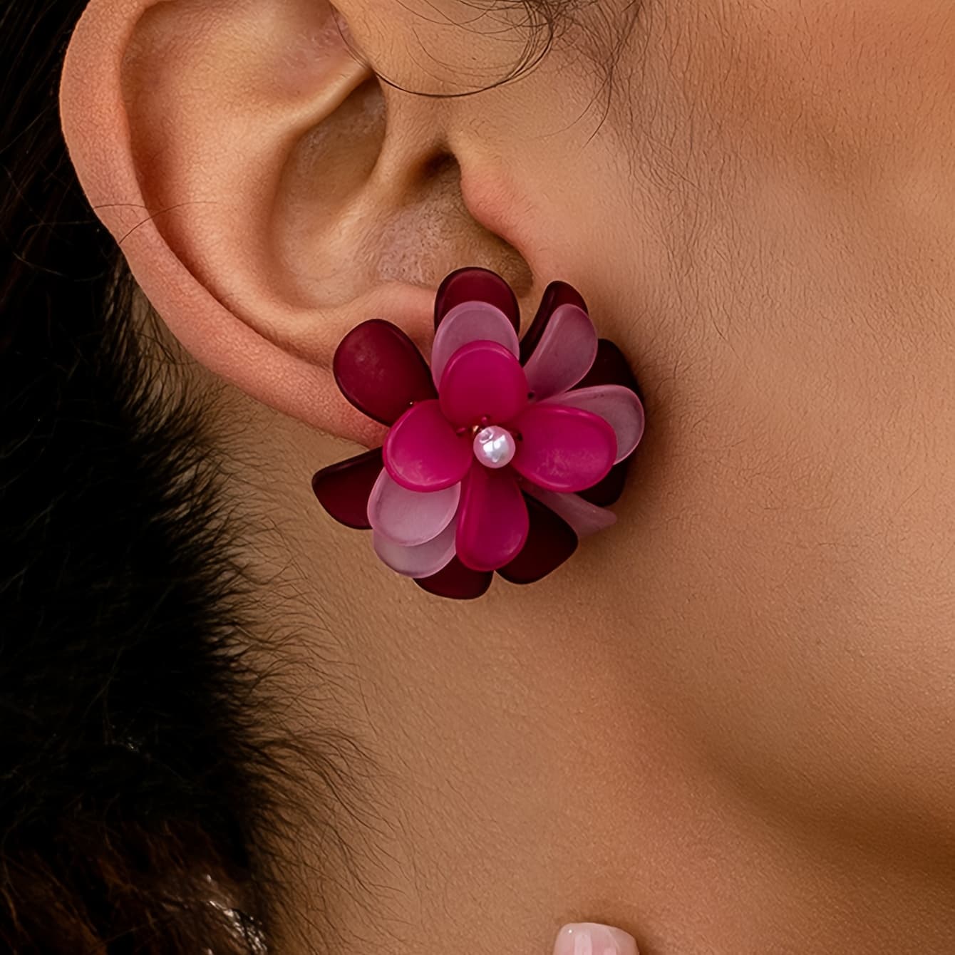 TEMU A Pair Of Elegant And Sweet Faux Pearl Inlaid Acrylic Flower Earrings For Women's Holiday, Birthday, Dating, Prom, Party, Vacation, Shopping, Daily Additions