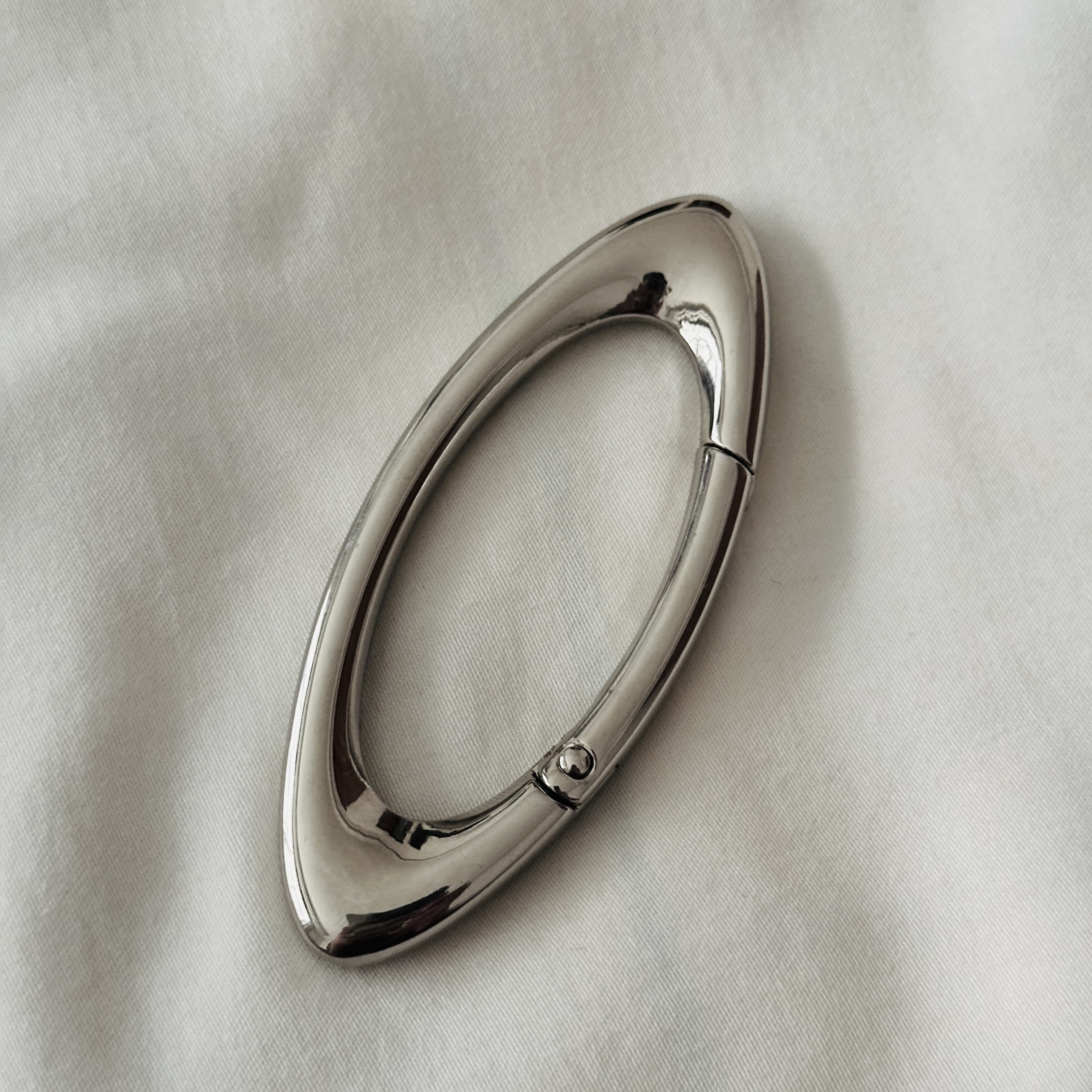 TEMU Black/silvery Oval Keychain Pendant High Weight 53.8g Keychain Men's Accessories Hanging Suitable For Valentine's Day Gift Bag Pendant Car Key Chain Waist Pendant