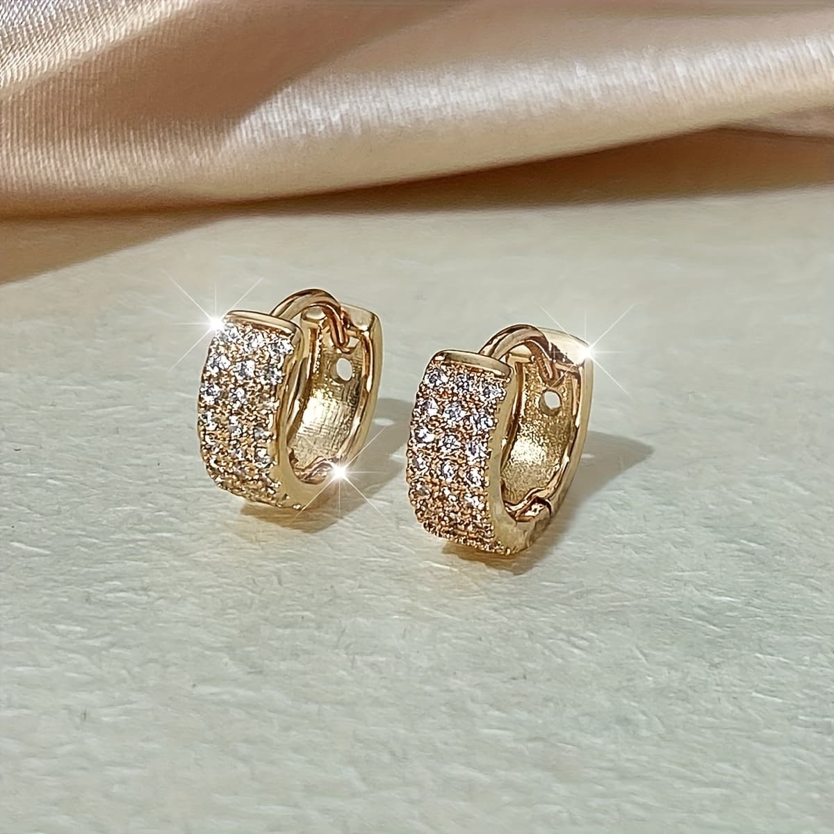 TEMU 1 Pair Of Earrings, European And Trend, Micro-pave Synthetic Synthetic Zirconia, Elegant Women's Everyday Versatile Ear Accessories
