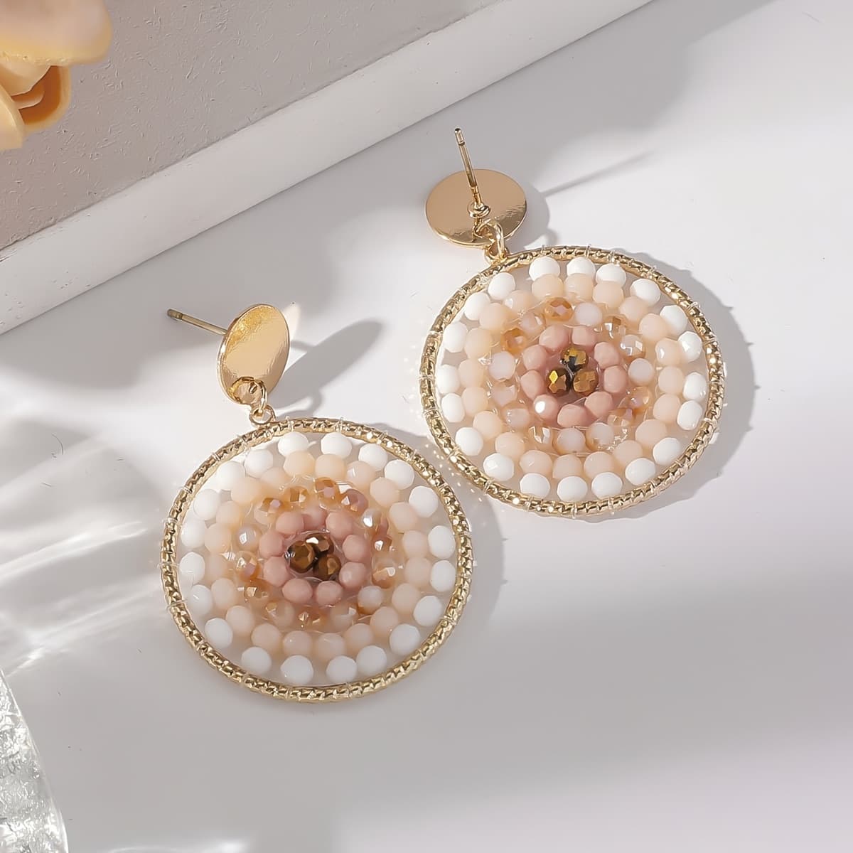 TEMU 1 Pair Of Ethnic Vintage Round Bohemian Handmade Gradient Beaded Stud Earrings For Women, Suitable For Daily Wear And . Handcrafted, Beads And Color, With Random Patterns, Colors, And Placement