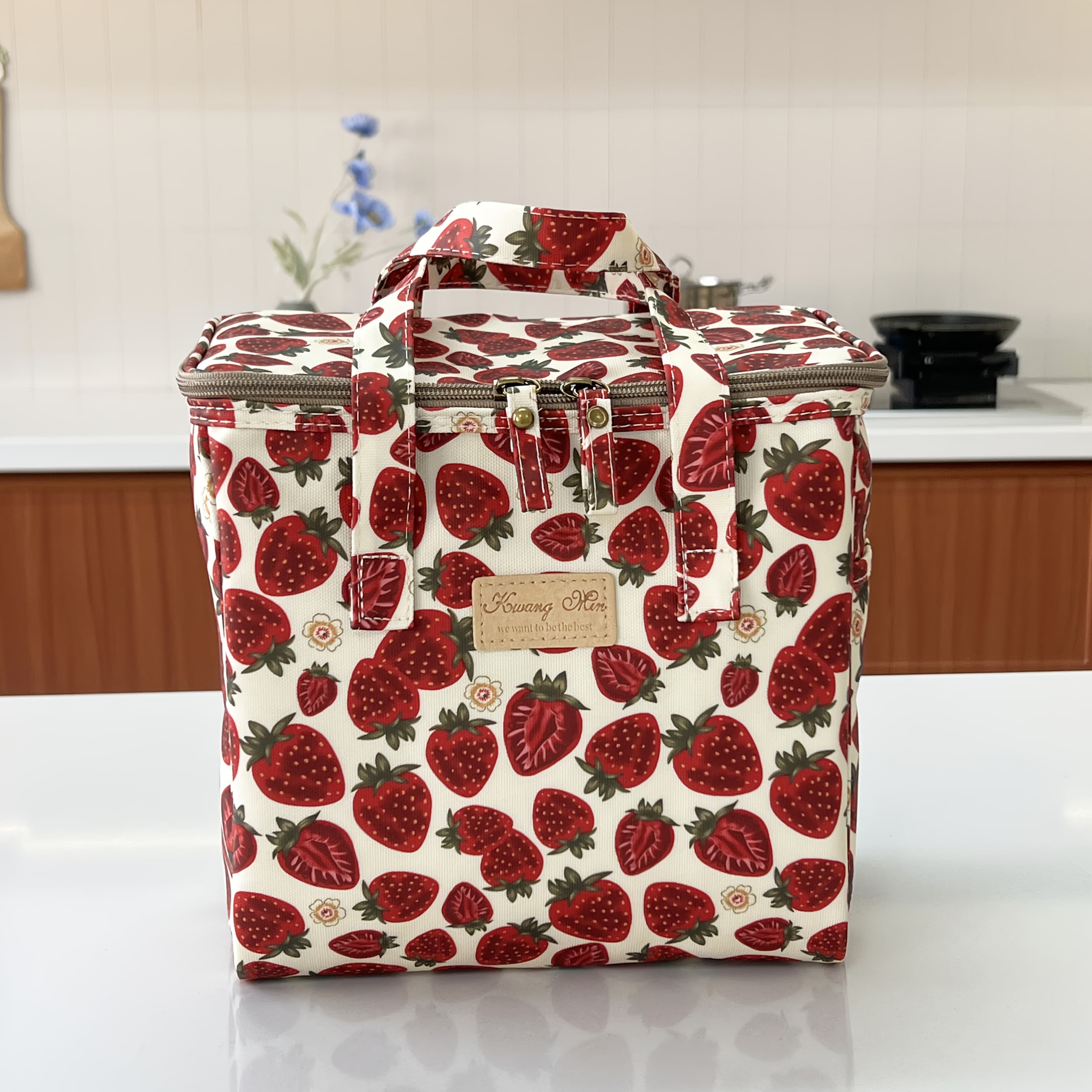 TEMU New Model Countryside Strawberry Handheld Insulated Bag, Large Capacity Ice Bag, Outdoor Handheld Refrigerated Bag Non-food Contact