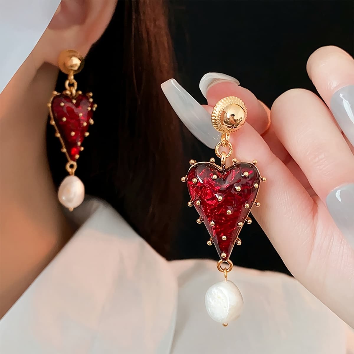 TEMU 1 Pair Vintage Heart-shaped Pearl Earrings, 18k Golden Plated Alloy With Resin Inlay, Sexy Daily Wear Jewelry, Valentine's Day Gift, Accessory For Women