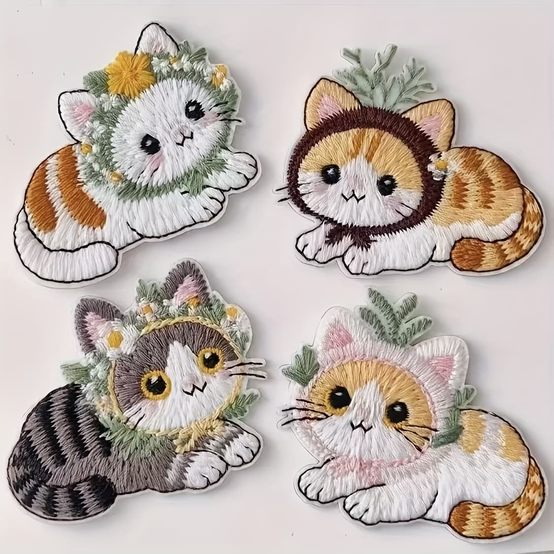 TEMU 4pcs Set Of Cat Embroidery Patches With Floral Wreaths Cat- To Your Clothes And Bags A Soothing Little Item Lovers And Craft Enthusiasts Instantly Your Outfits With Feline Charm