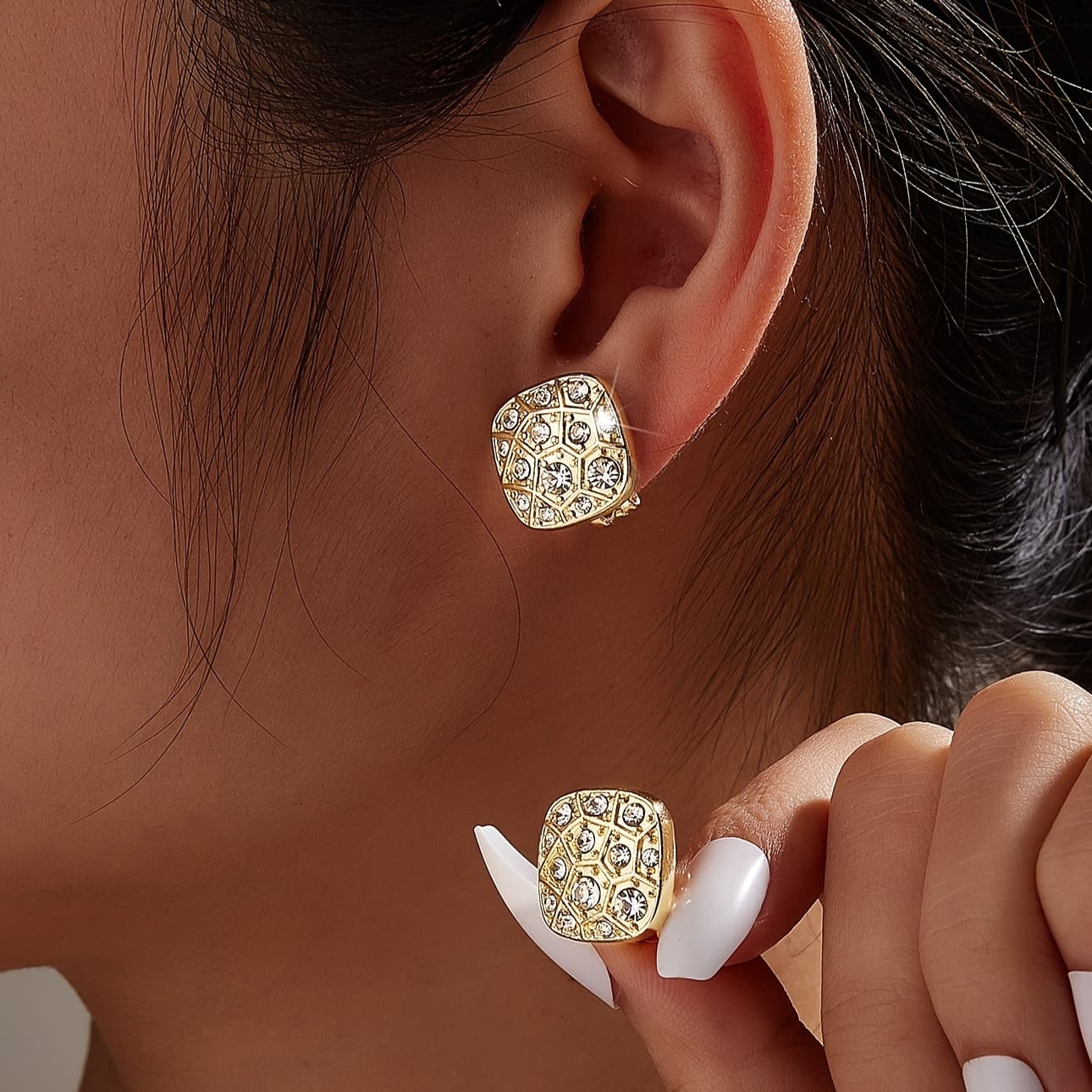 TEMU A Pair Of Stylish And Minimalist Geometric Square Ear Clips With Gemstones