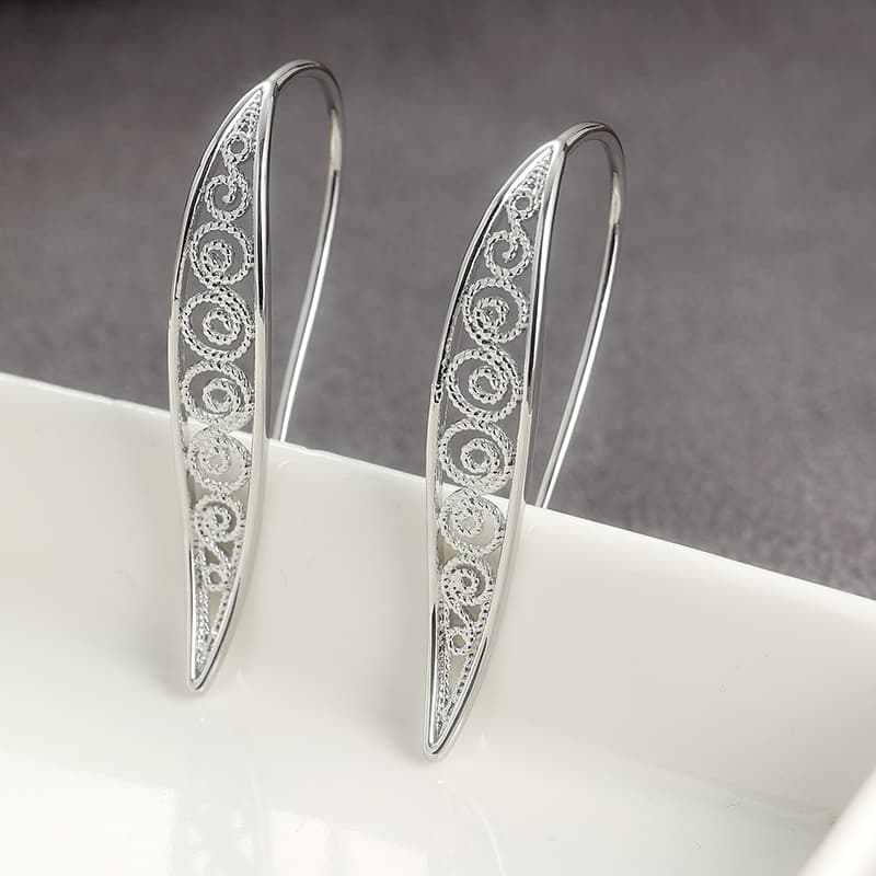 TEMU Trendy And Unique Long Earrings In A Shiny Silvery Hue, Featuring A Bohemian With Hollow Cutouts, Wear Or As A Gift For Women