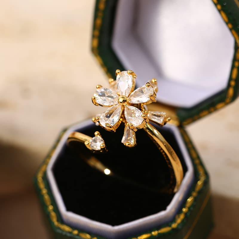 TEMU 1pc Of Stress- 360° Rotatable Transparent Double-layer Five-petal Flower Copper Ring, Adjustable , Sparkling Hand Jewelry Accessory Gift For Family, , And , No Gift Box Included