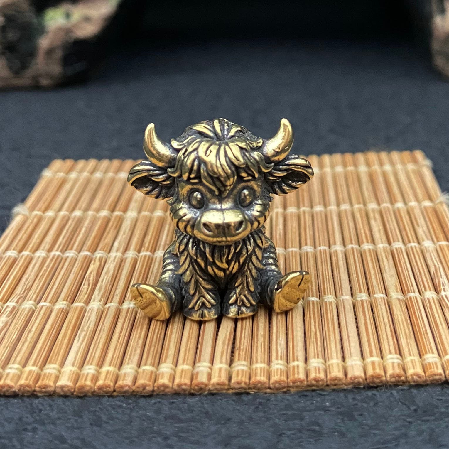 TEMU A Solid Brass Statue Of A Cow, Suitable For Home Decor, Office Desks, Or Bookshelves, Perfect As A Gift For Or For Wholesale During Festive Occasions
