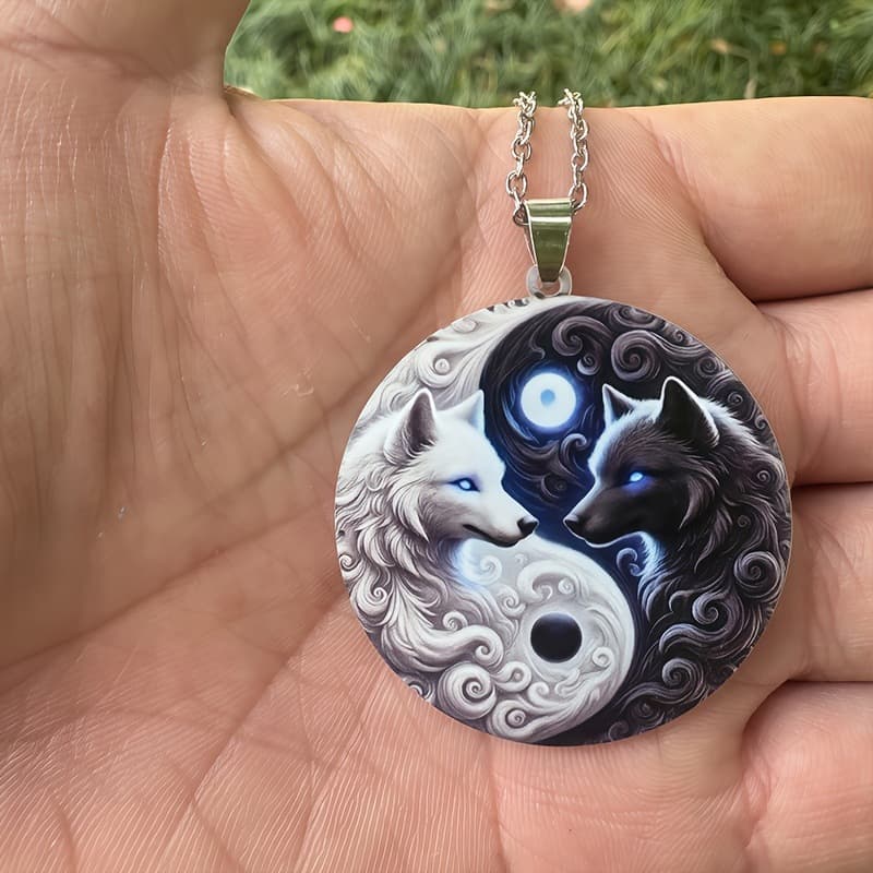 TEMU 2025 New Stylish And Men's Pendant Necklace With A , Featuring A Retro Tai Chi Yin Yang With Double And Queen. An Ideal Gift For Girls And Women For Teachers' Day, Homecoming, And Graduation