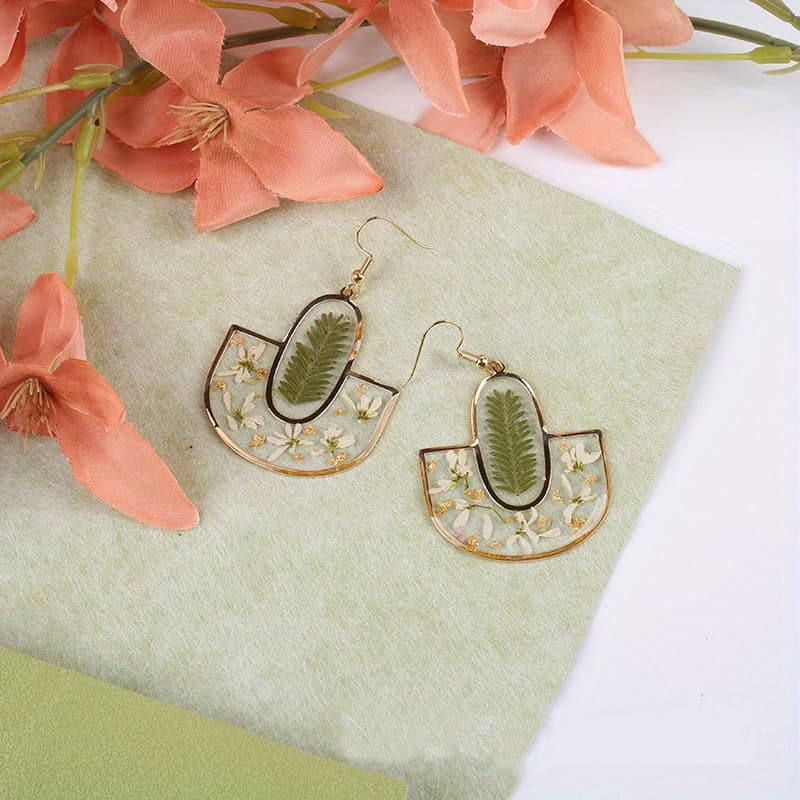 TEMU Leaf Dried Flower Resin Earrings, Handcrafted Dried Flower Jewelry, Copper Ear Hooks, Suitable For Daily And Special Occasions. A Gift For Her, Jewelry Suitable For All