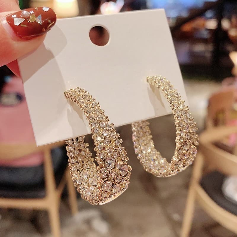 TEMU 1 Pair Of Fashionable Luxury Earrings For Women With U-shaped Pendant Design And Delicate . Made Of Synthetic Oxide. Suitable For Fashionable Party And Wedding Jewelry.