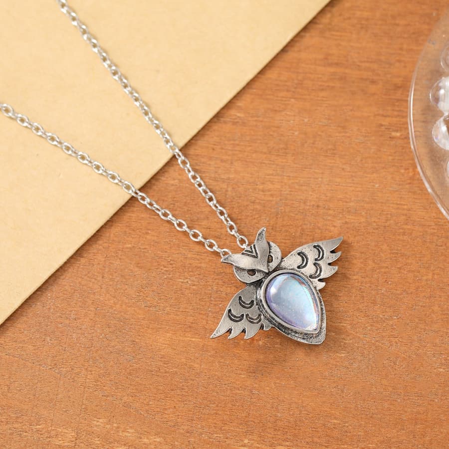 TEMU A Vintage Minimalist Style Pendant Necklace Featuring An Inlaid With Synthetic Zirconia, Perfect For Casual , Parties, And Versatile Additions