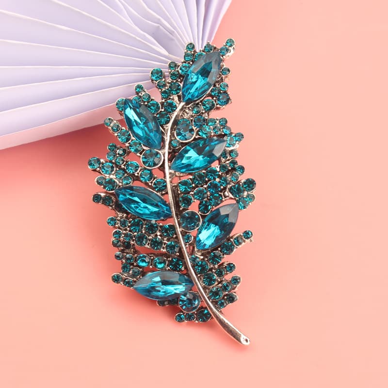 TEMU Stylish Set Leaf Brooch, Stylish And Elegant Anti-revealing Scarf Button Accessory Pin For Men And Women