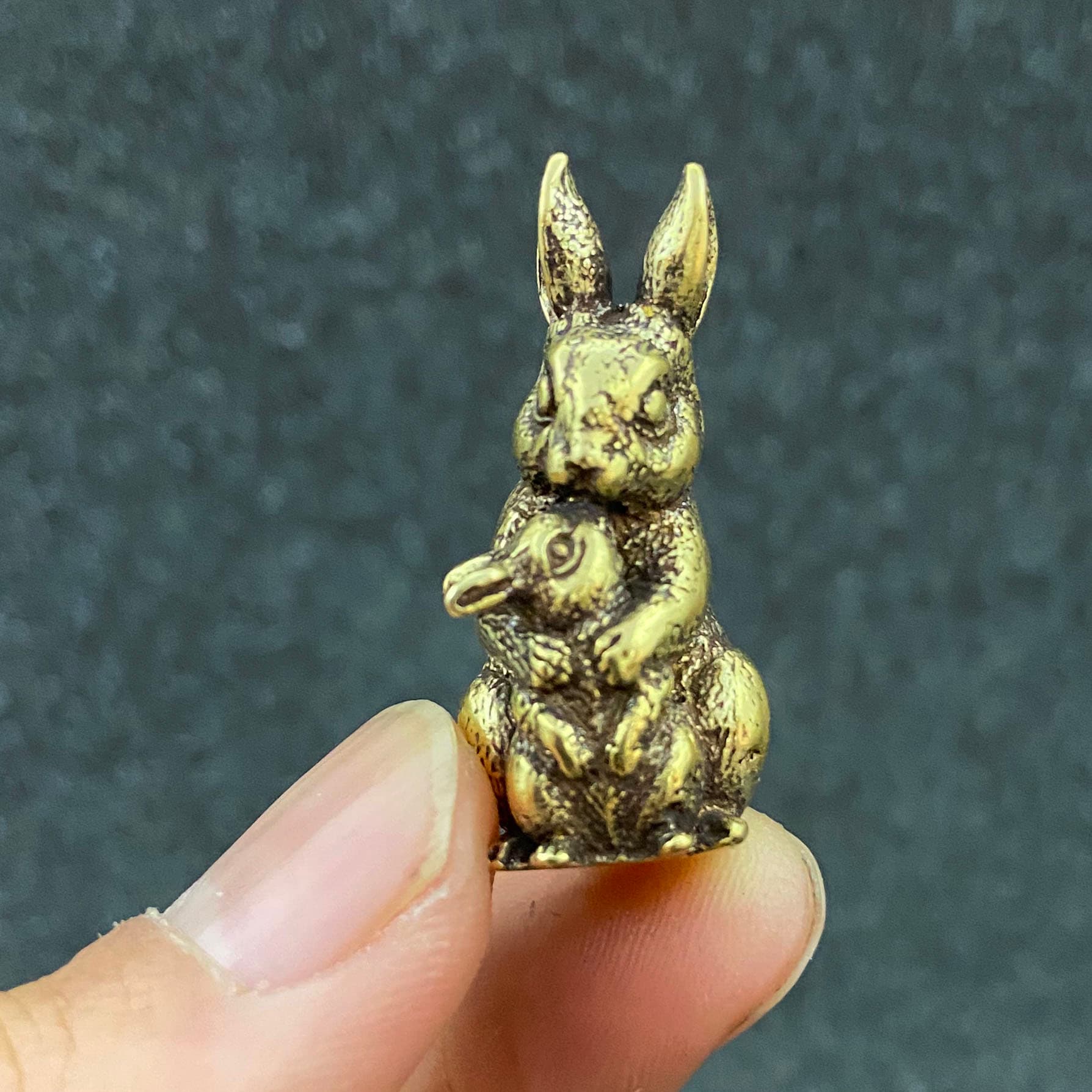 TEMU Figurine Statue - Rabbit Statue, Elegant Brass Suitable For Home Office Desk Shelf Decor, Chinese New Year Gift, Bookshelf Decoration For Colleagues, Sculpture