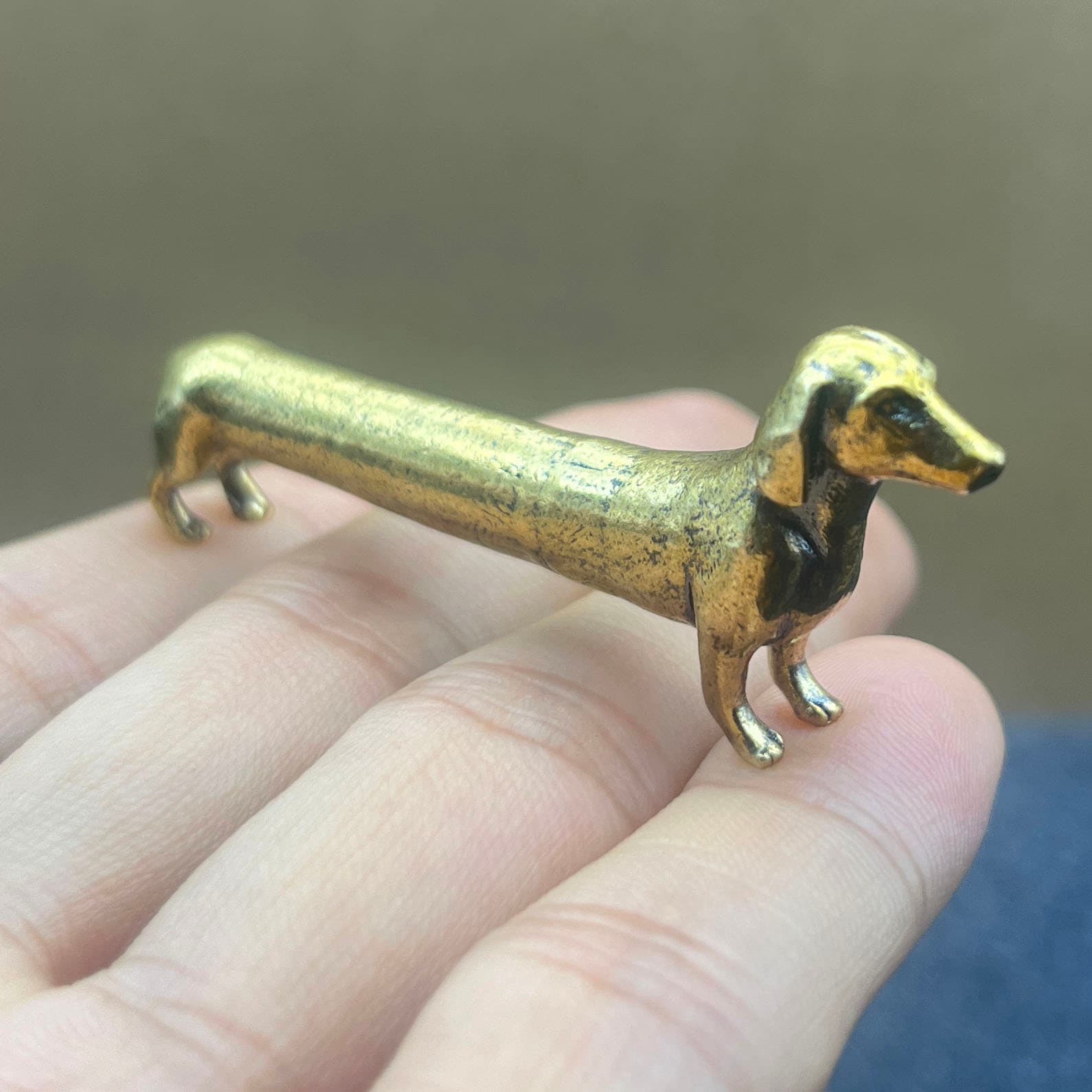 TEMU Collectible Figurines ，christmas Decor Long Dachshund Figurine Ornament, Brass Dog Statue, Desktop Craft For Gifting, Halloween