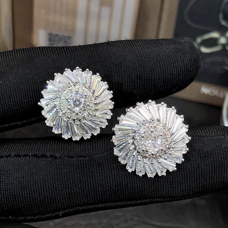 TEMU 1 Pair Women's Fashion Stud Earrings Exquisite Pave Synthetic Zirconia Flower Earrings Women's Wedding Banquet Daily Wear Earrings Flower Rotatable ()