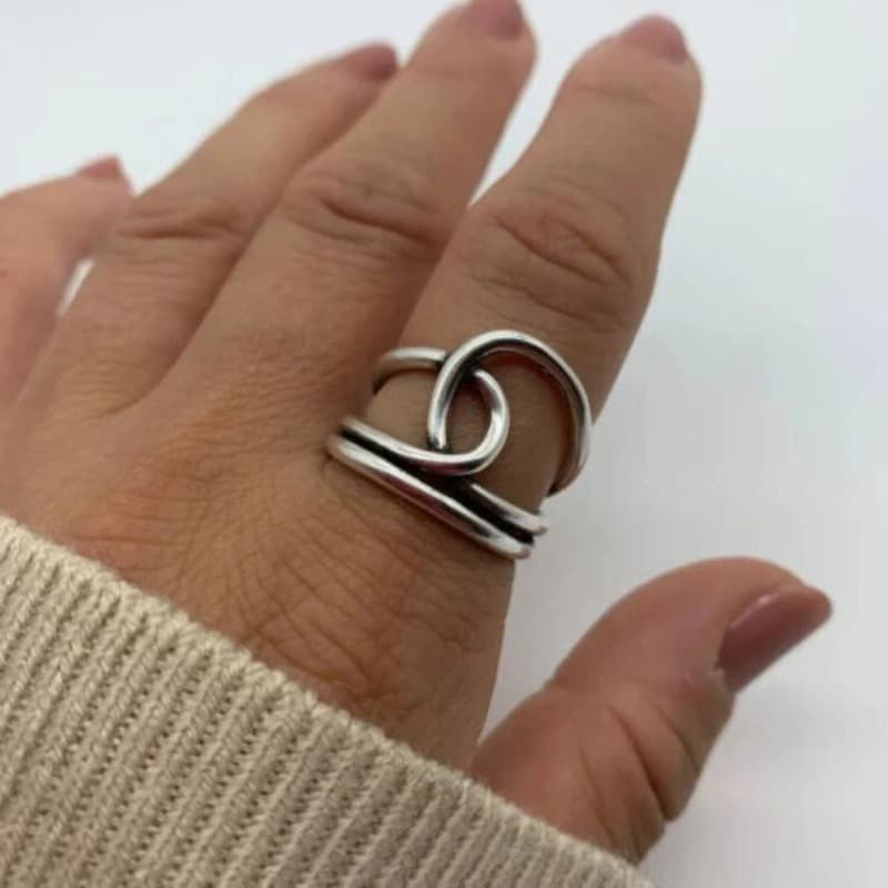 TEMU A Large, Uniquely Designed Thumb Ring With A Nostalgic European And For Women, Perfect For A Fashionable And Trendy Touch To Daily Outfits