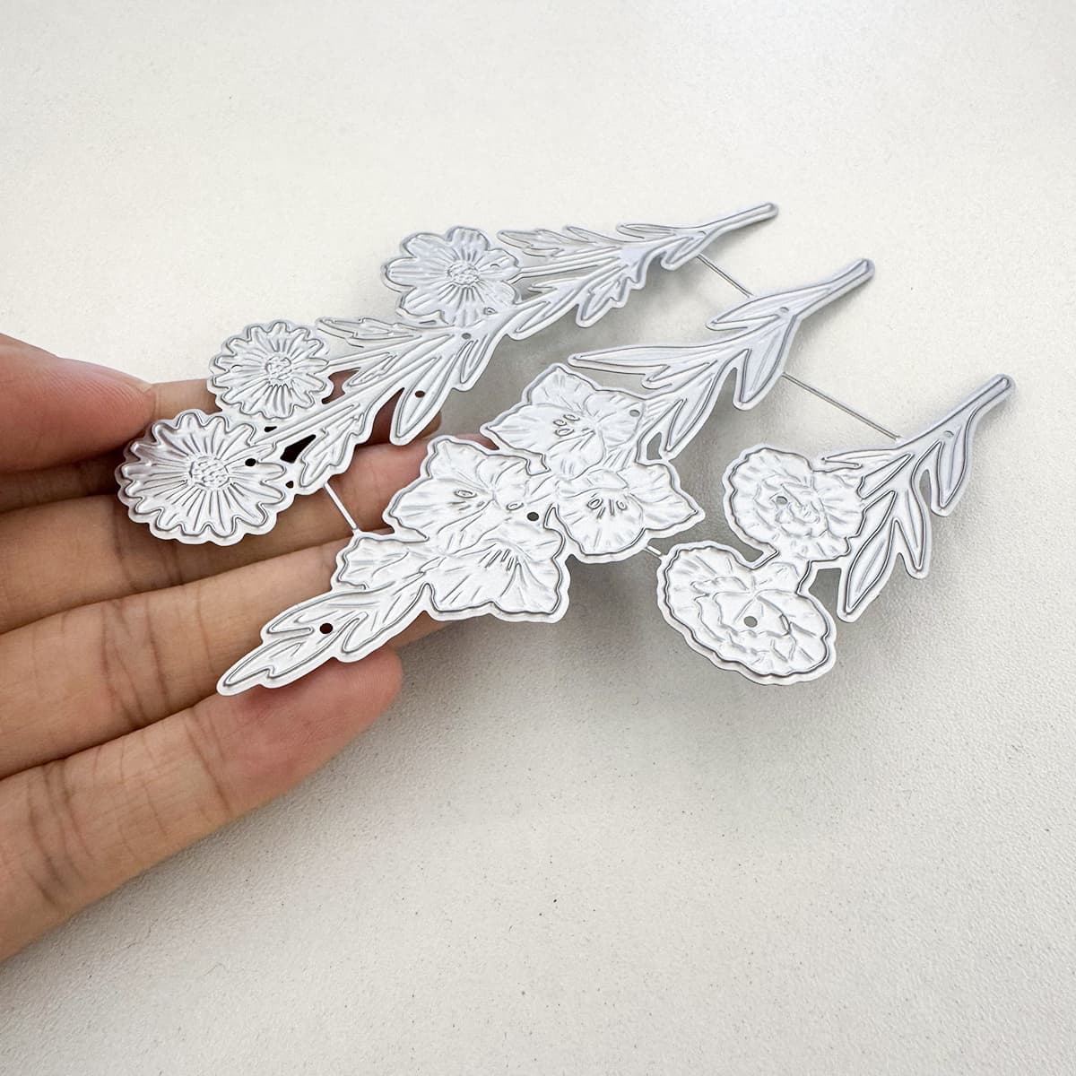 TEMU Original Beautiful Mother' S Gift Daisy Carnation Flowers Bouquet Mold For Paper Cutting Dies, Embossing, Die For Card Making Decoration And Diy Scrapbooking Album