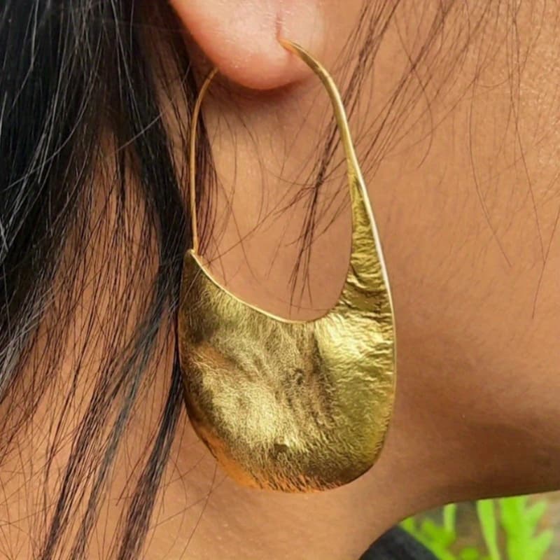 TEMU Fashionable Golden Hoop Earrings, Free . Thin And Lightweight Pendant Earrings.