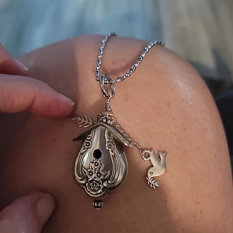 TEMU 1pc Birdhouse Necklace With Magnolia Bird Pendant - Birdhouse Jewelry Suitable For , , Daily Wear, Music Festival, Elegant Or Hip-hop Style For Chinese New Year/valentine'