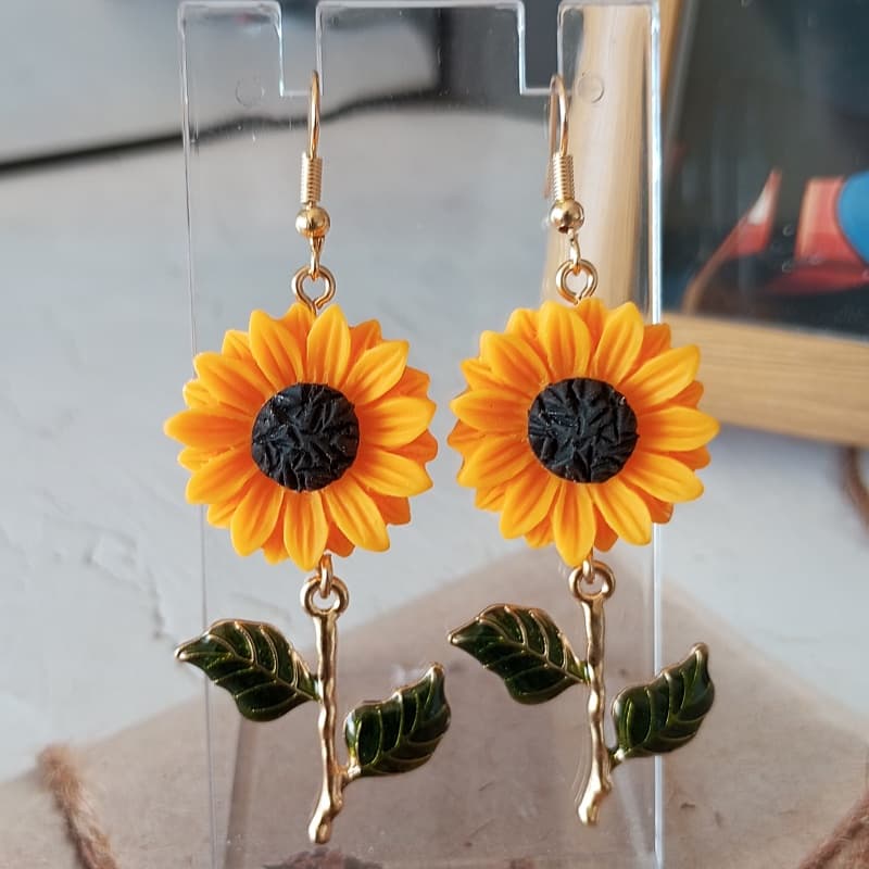 TEMU Bohemian Chic Sunflower Pendant Earrings For Women | Alloy With Resin, Stainless Steel Post, Elegant And Vintage Style, Suitable For All And Daily Wear