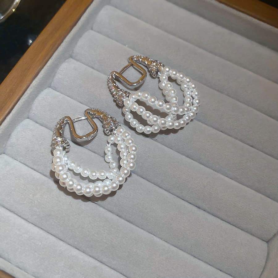 TEMU Multi Layer Freshwater Pearls Horseshoe Tassel Ear French Fashion Simple Versatile Earrings Light Luxury High-end Earrings
