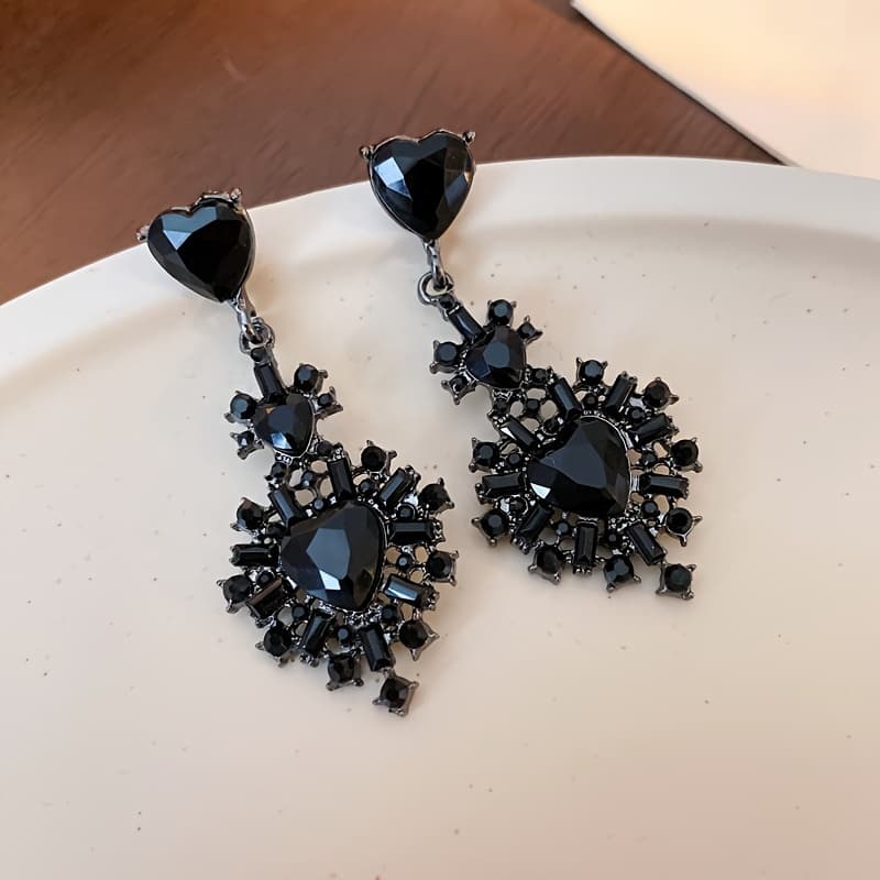 TEMU 1 Pair Of Retro Light Luxury Dark Style Heart Earrings