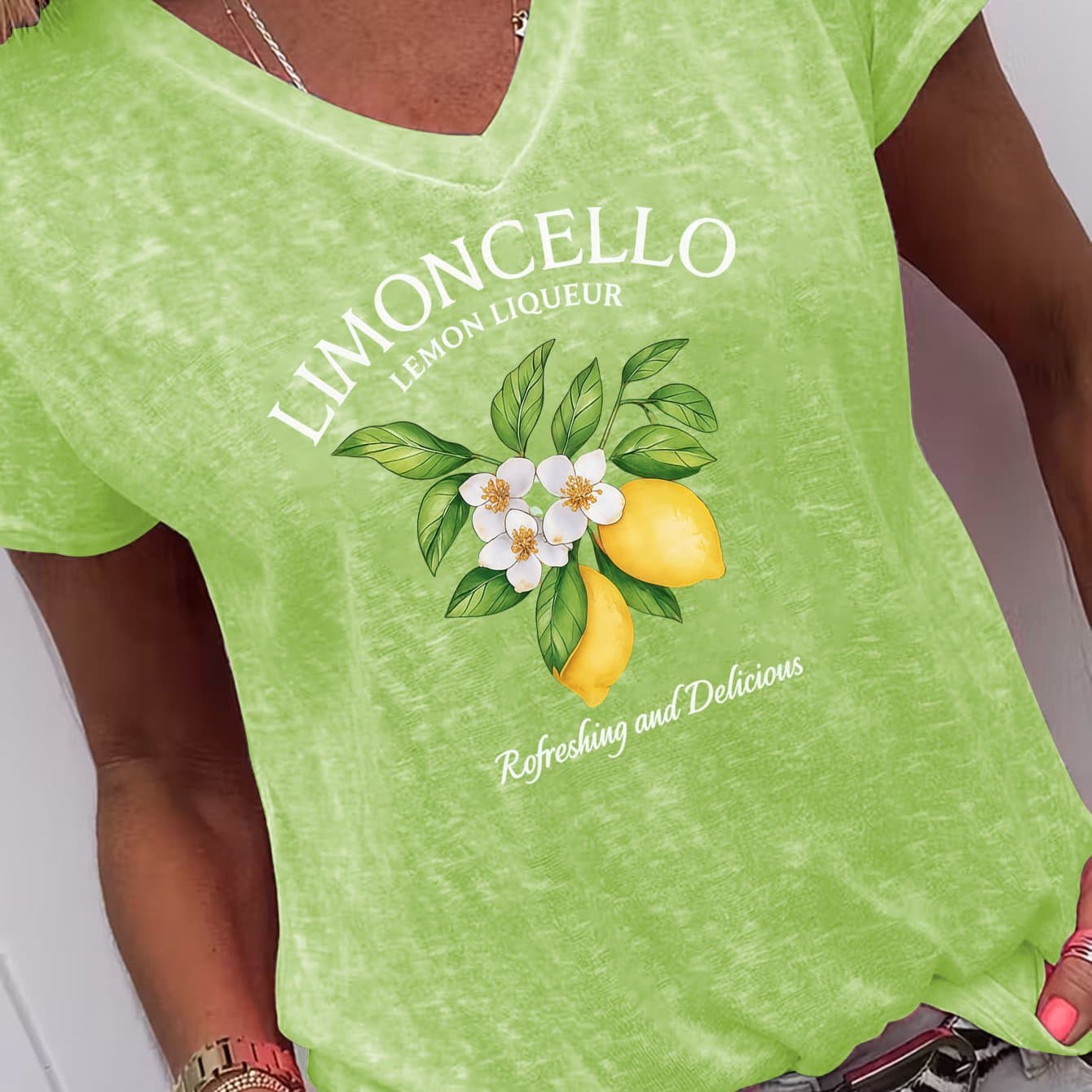 TEMU Plus Size - Plus Size - Short Sleeve V-neck T-shirt For Women Featuring Lemon Wine Print