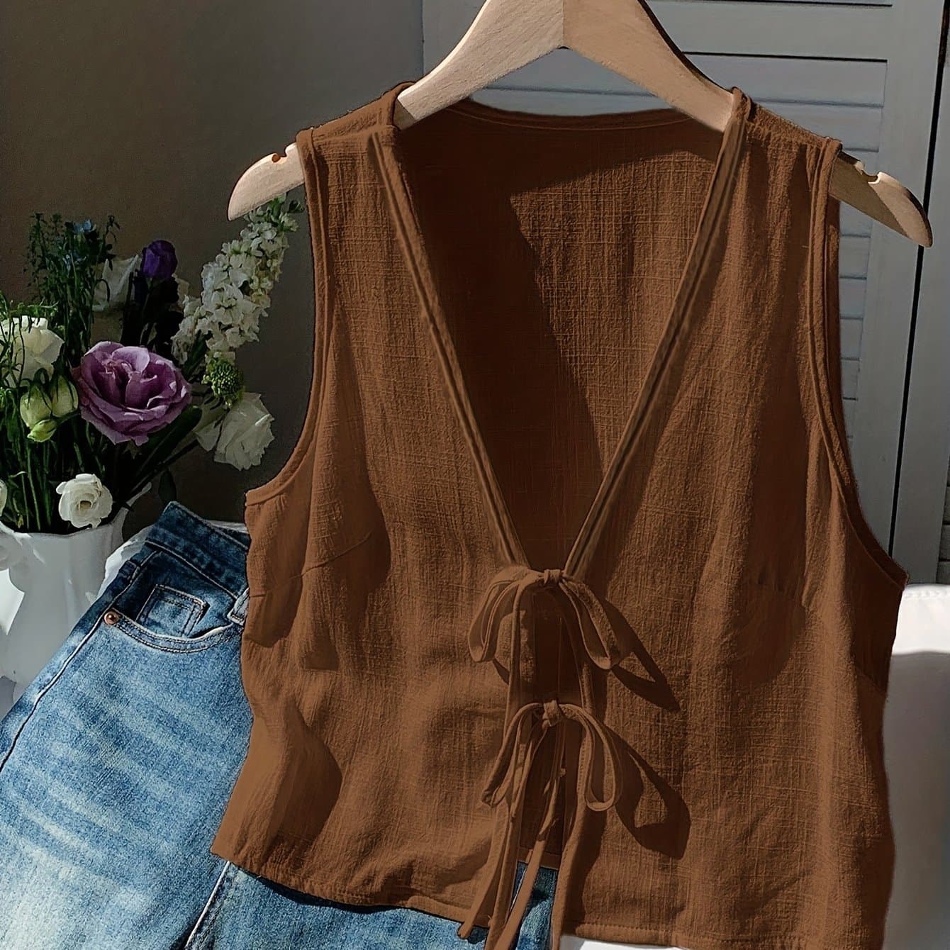 TEMU Women's Summer Casual V-neck Sleeveless Vest With Front Tie Bow, Sexy Crop Top, Short Fashion Vest, Minimalist, Workwear, Simple, Durable, And Stylish
