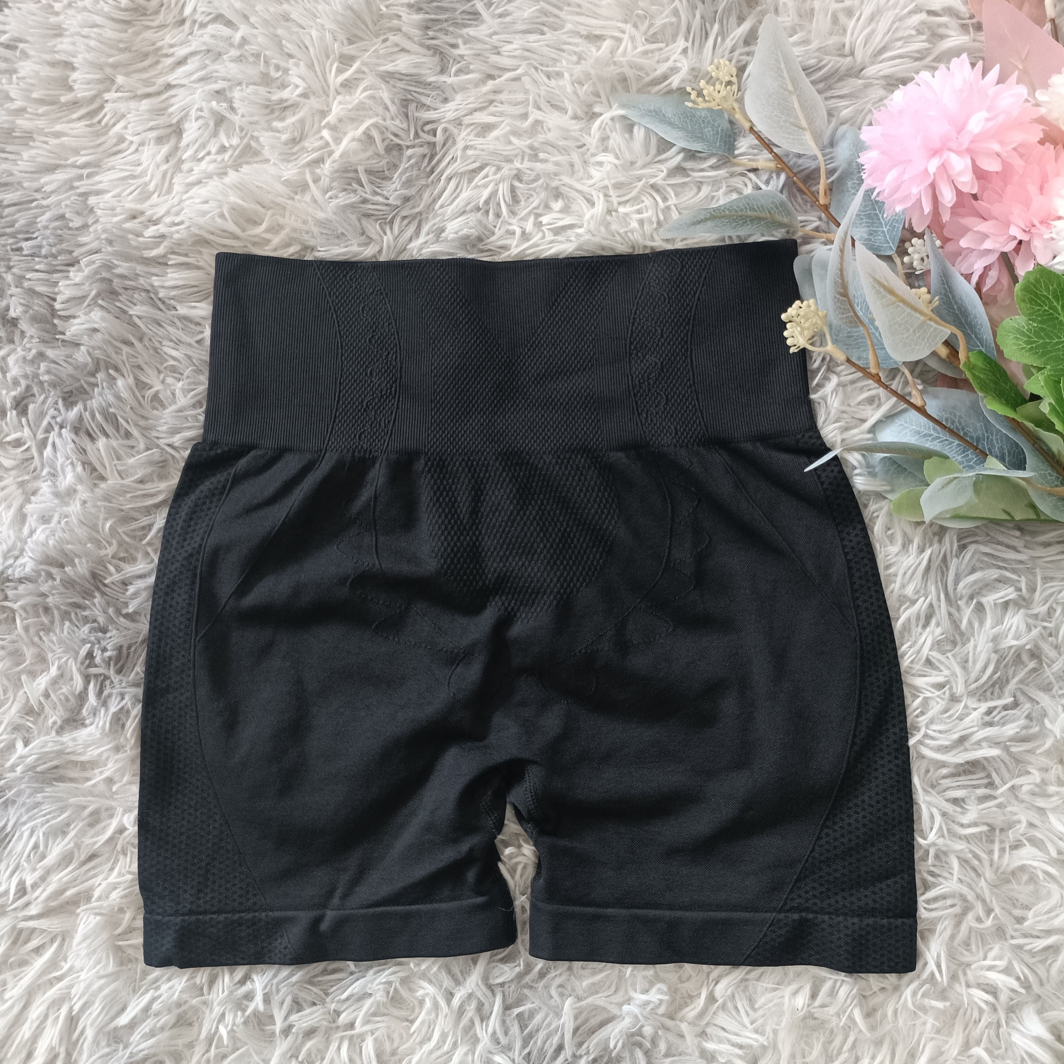 TEMU Women's Stylish Seamless Fitness Yoga Shorts