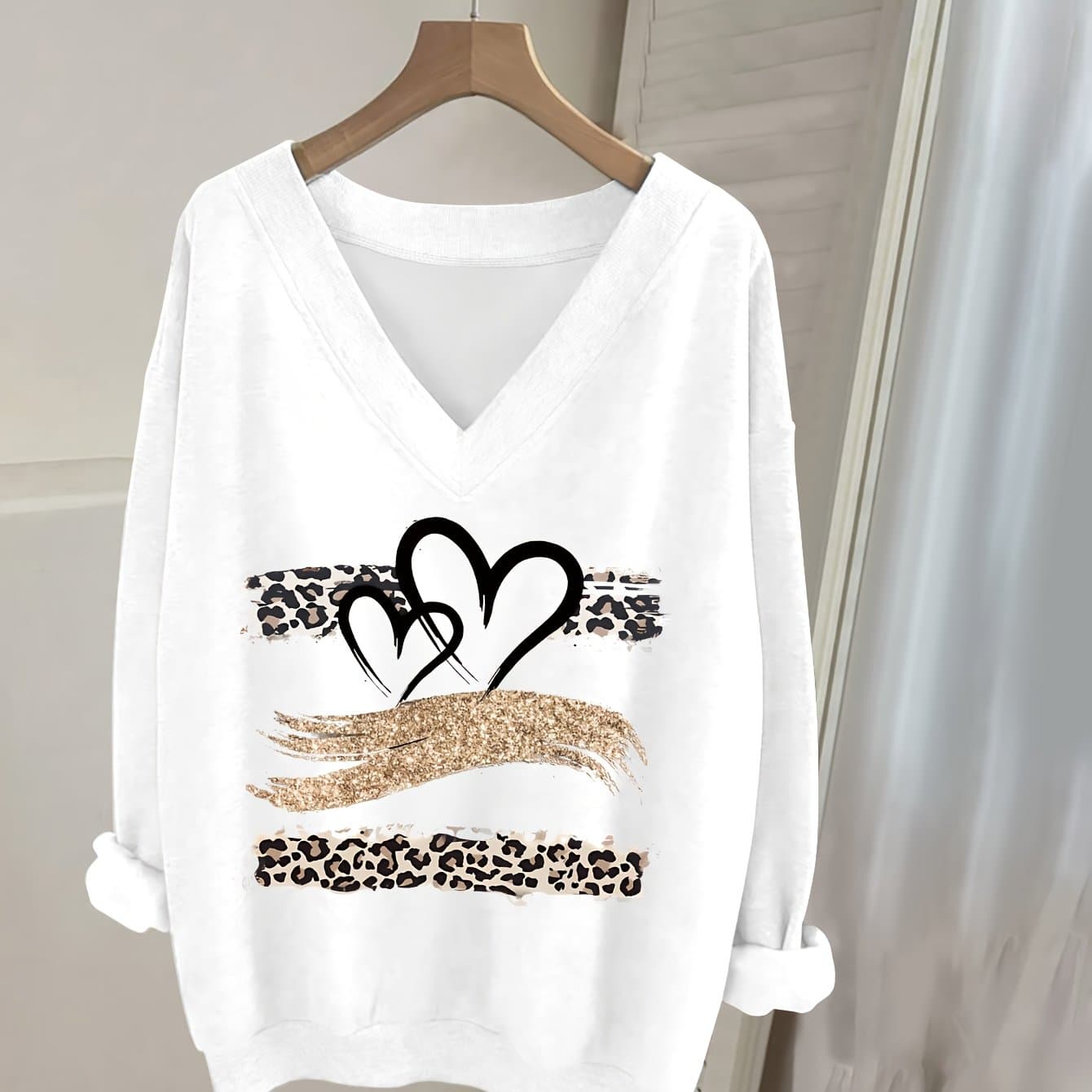 TEMU 0829gwen, 1pc Casual V-neck Long Sleeve Sweatshirt, Heart Print, Women's Clothing, Long Sleeve T-shirt, Long Sleeve Top, Fashion Top