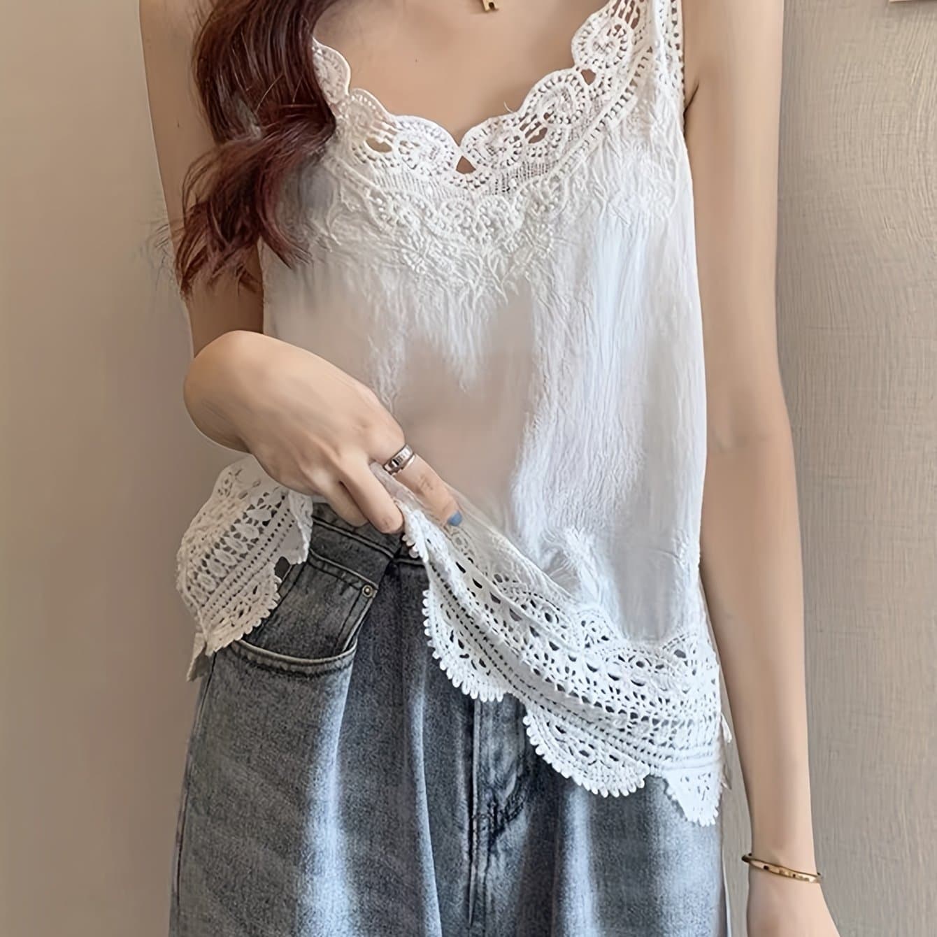 TEMU An Elegant Women's Comfortable And Relaxed Camisole With A Vintage Lace Pattern, Featuring Exquisite Lace Embroidery Details, Perfect For Summer Leisure