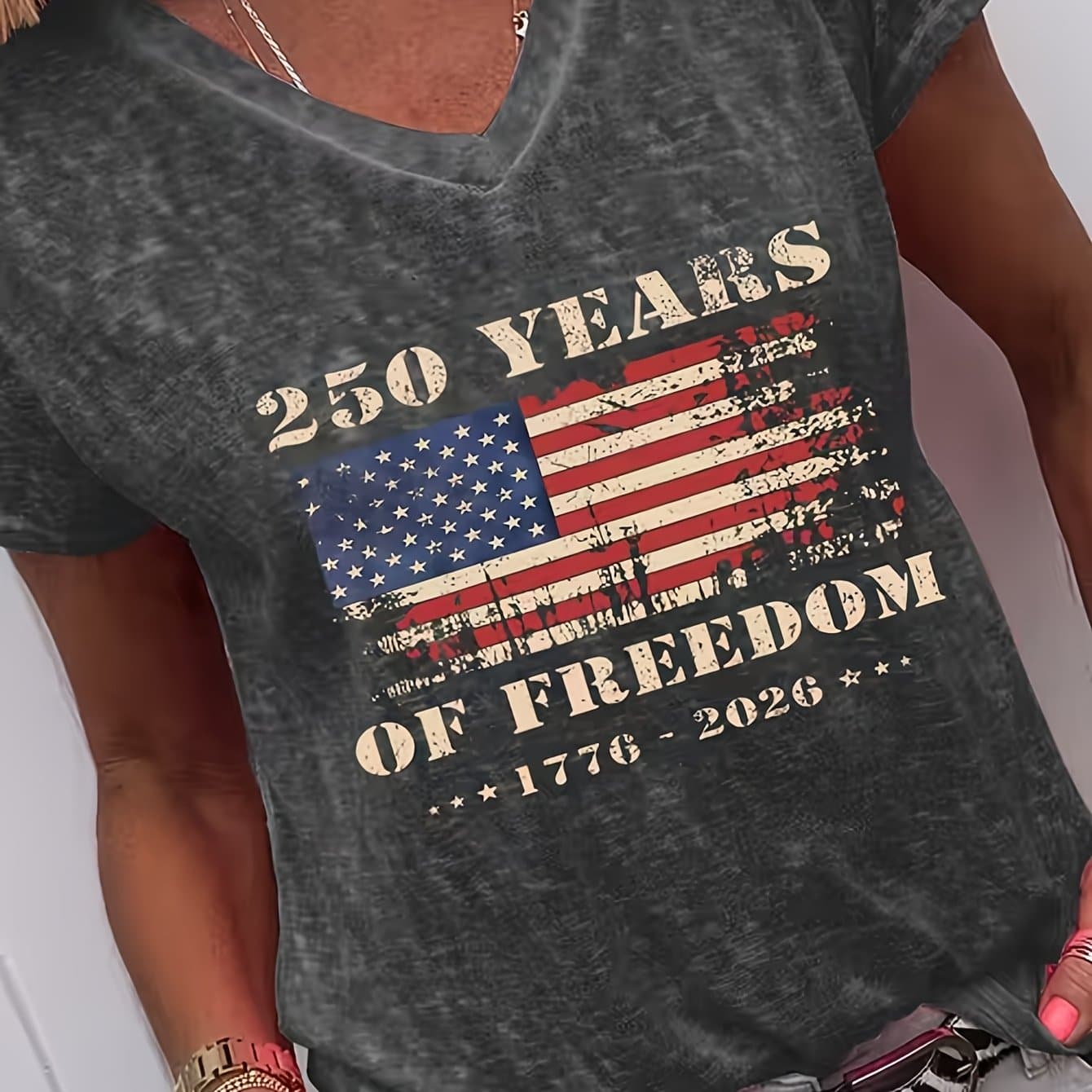 TEMU -style Day-themed Flag Print V-neck T-shirt, Made Of Comfortable And Soft Fabric With A And Versatile Design, Showcasing The And Fashion , Perfect For , Going Out, Or As A Gi