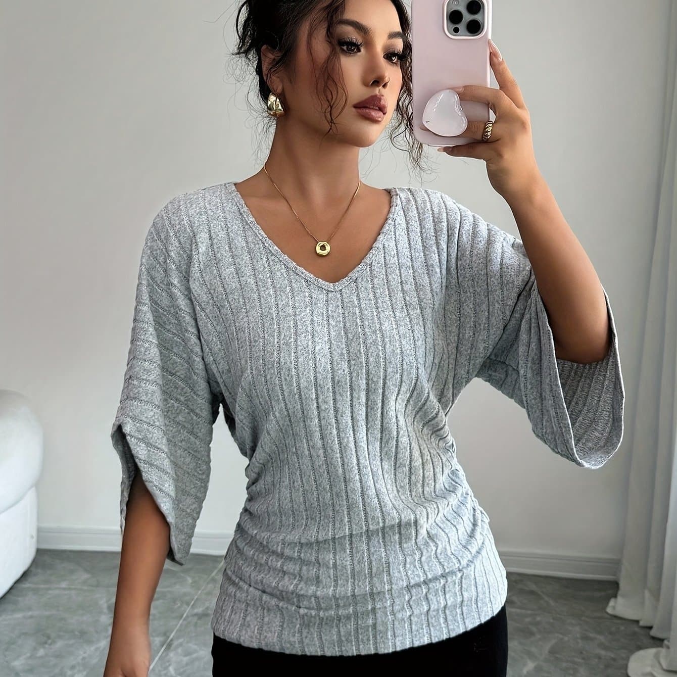 TEMU Women's Top With A V-neck And Short Sleeves, Designed For A Relaxed And Elegant Look