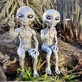Alien Statue Resin Ornament, Outdoor Garden Statue Ornament Decoration, Add a Unique Touch to Your Home Decor