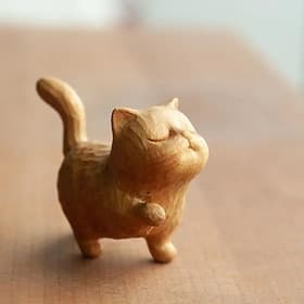 Chat sculpté en buis 1 pièce avec poignée de petit chat enfantin moderne, mignon et simple, arrogant et riche, jouer avec des ornements d'animaux en déplacemen