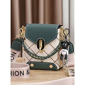 Mini sac à bandoulière tendance à carreaux pour femme avec breloque ours, bandoulière en chaîne et design colorblock - parfait pour les sorties décontractées e