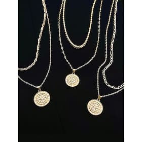 Collar con colgante de brújula vintage para hombre: cadena de doble capa de aleación de metal, amuleto vikingo nórdico, joyería náutica para viajes y aventuras
